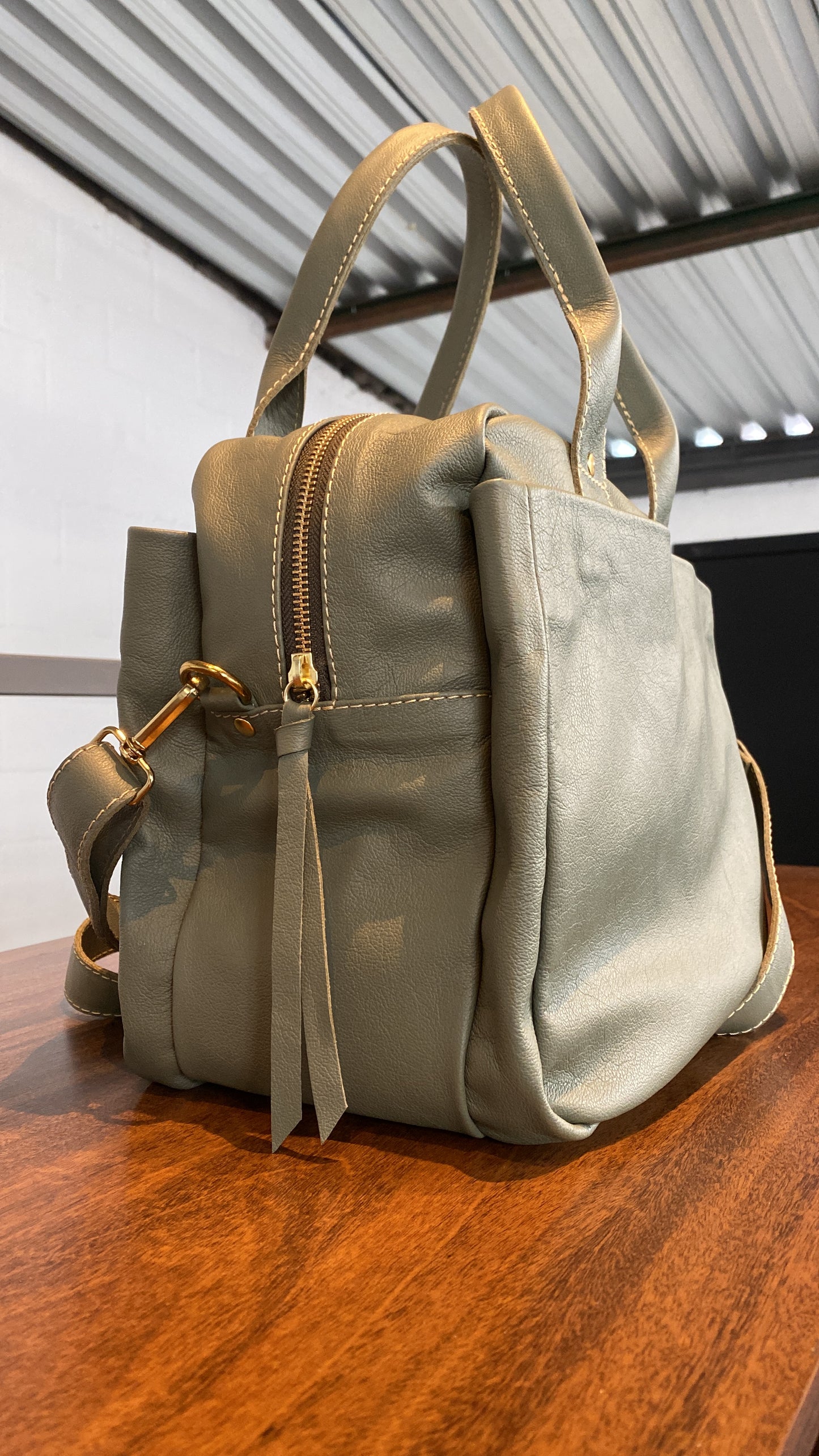 Bolsa Giovana | Em couro legítimo premium