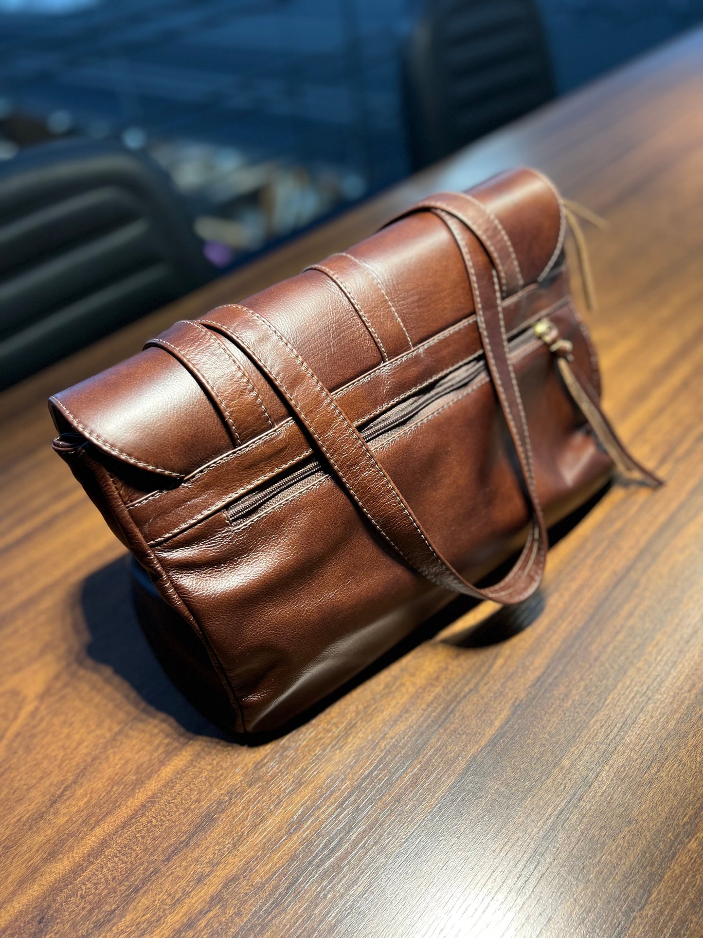 Bolsa Irina | Em couro legítimo premium