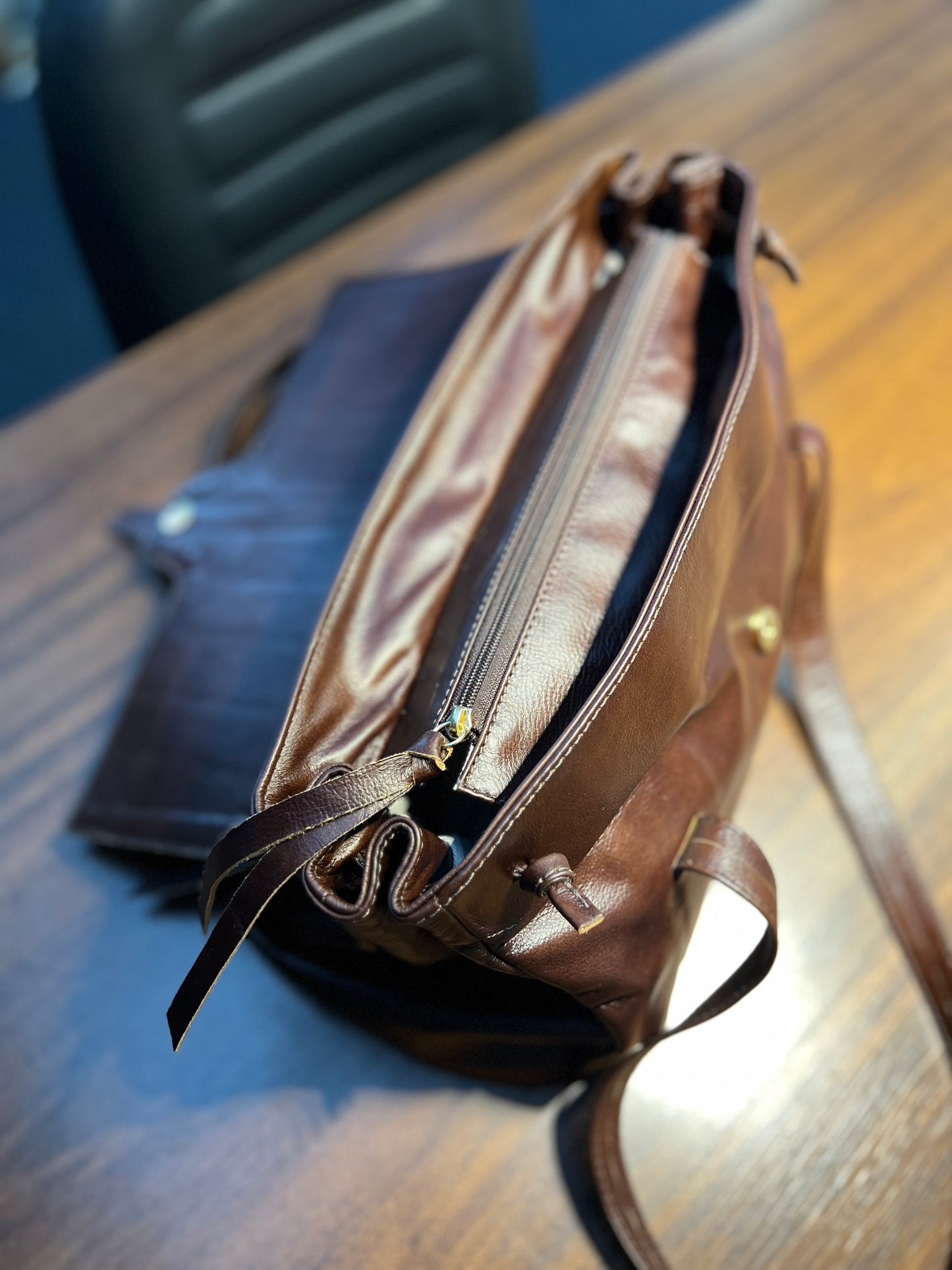 Bolsa Irina | Em couro legítimo premium