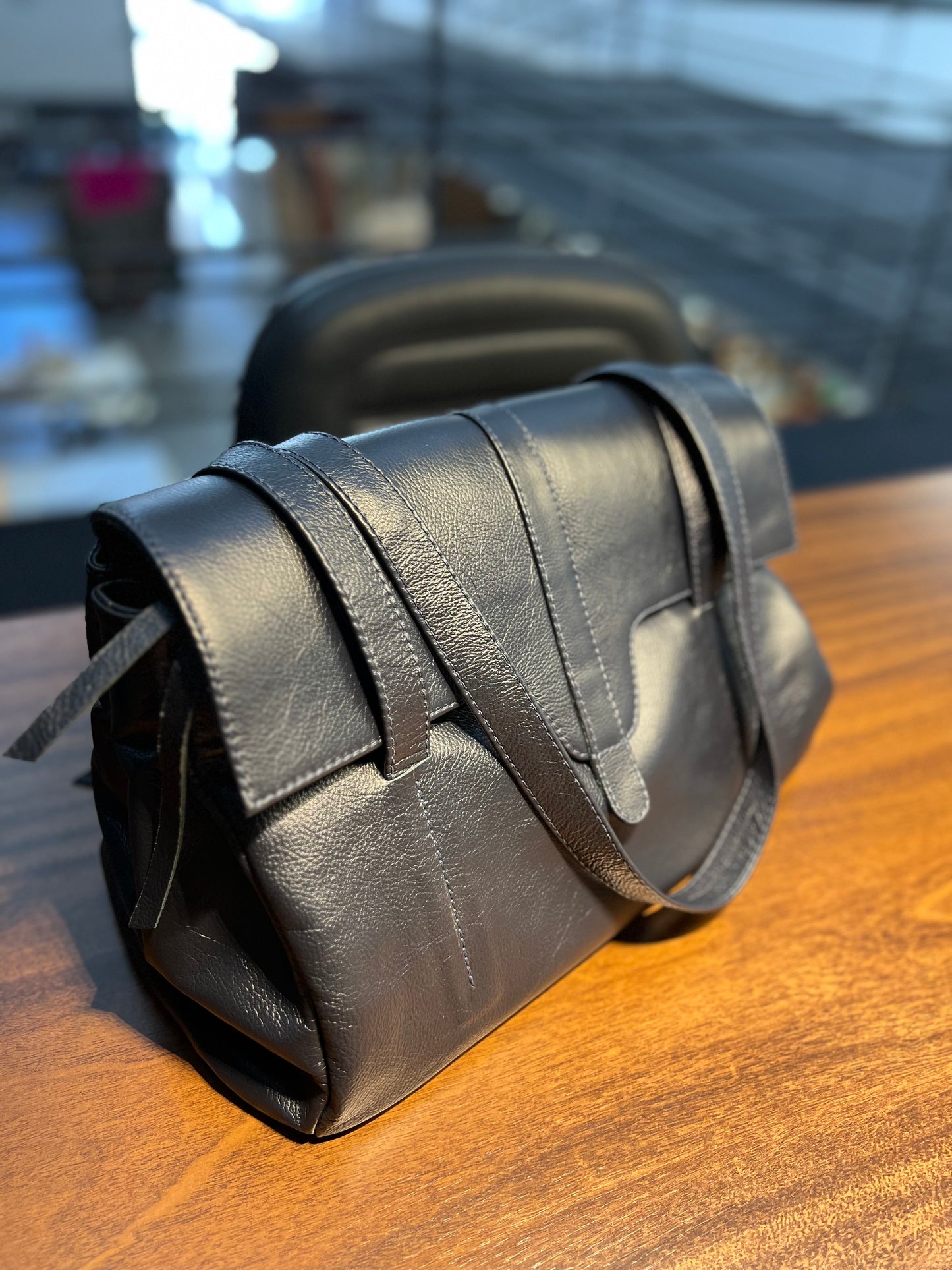 Bolsa Irina | Em couro legítimo premium