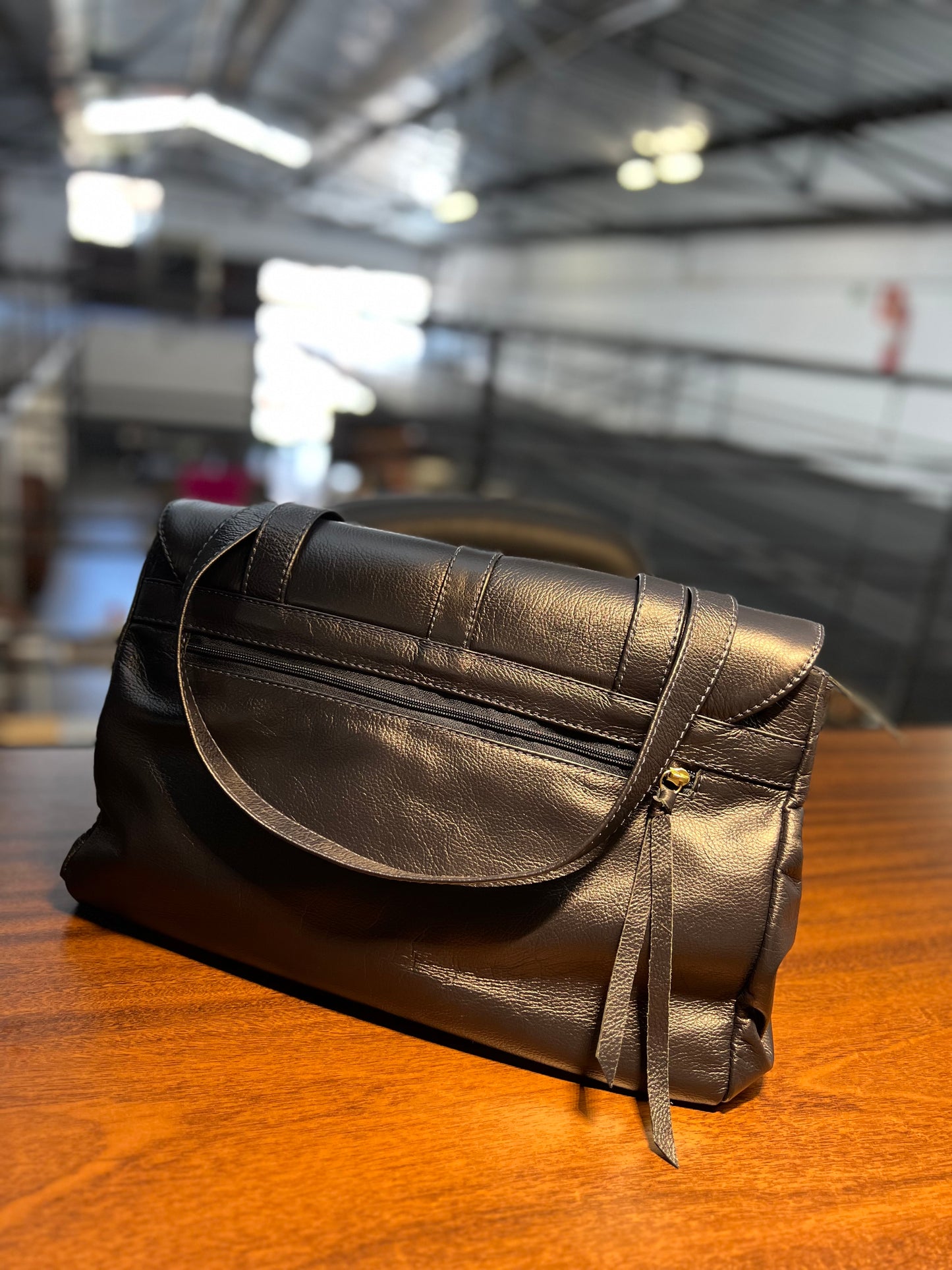 Bolsa Irina | Em couro legítimo premium