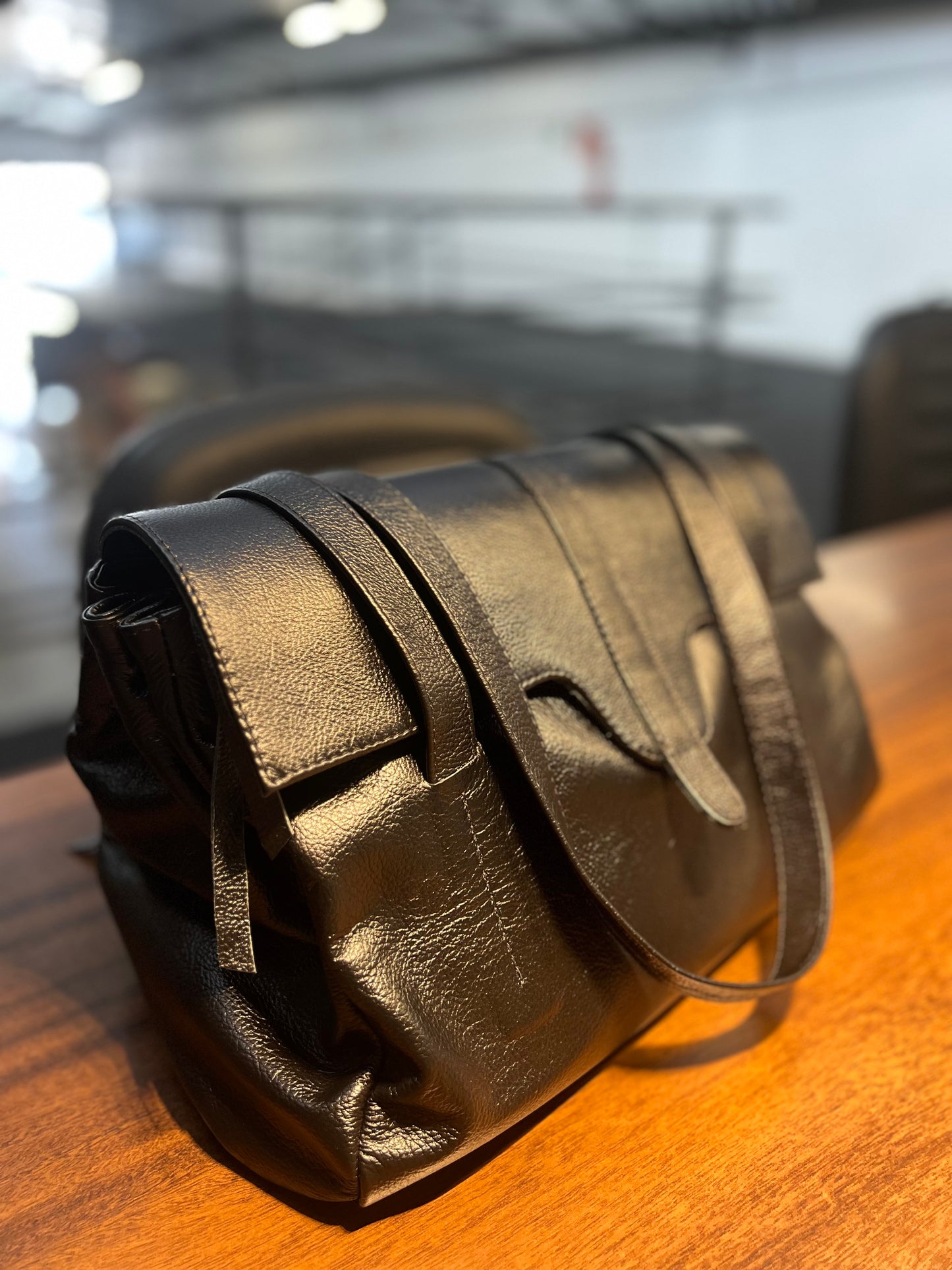 Bolsa Irina | Em couro legítimo premium