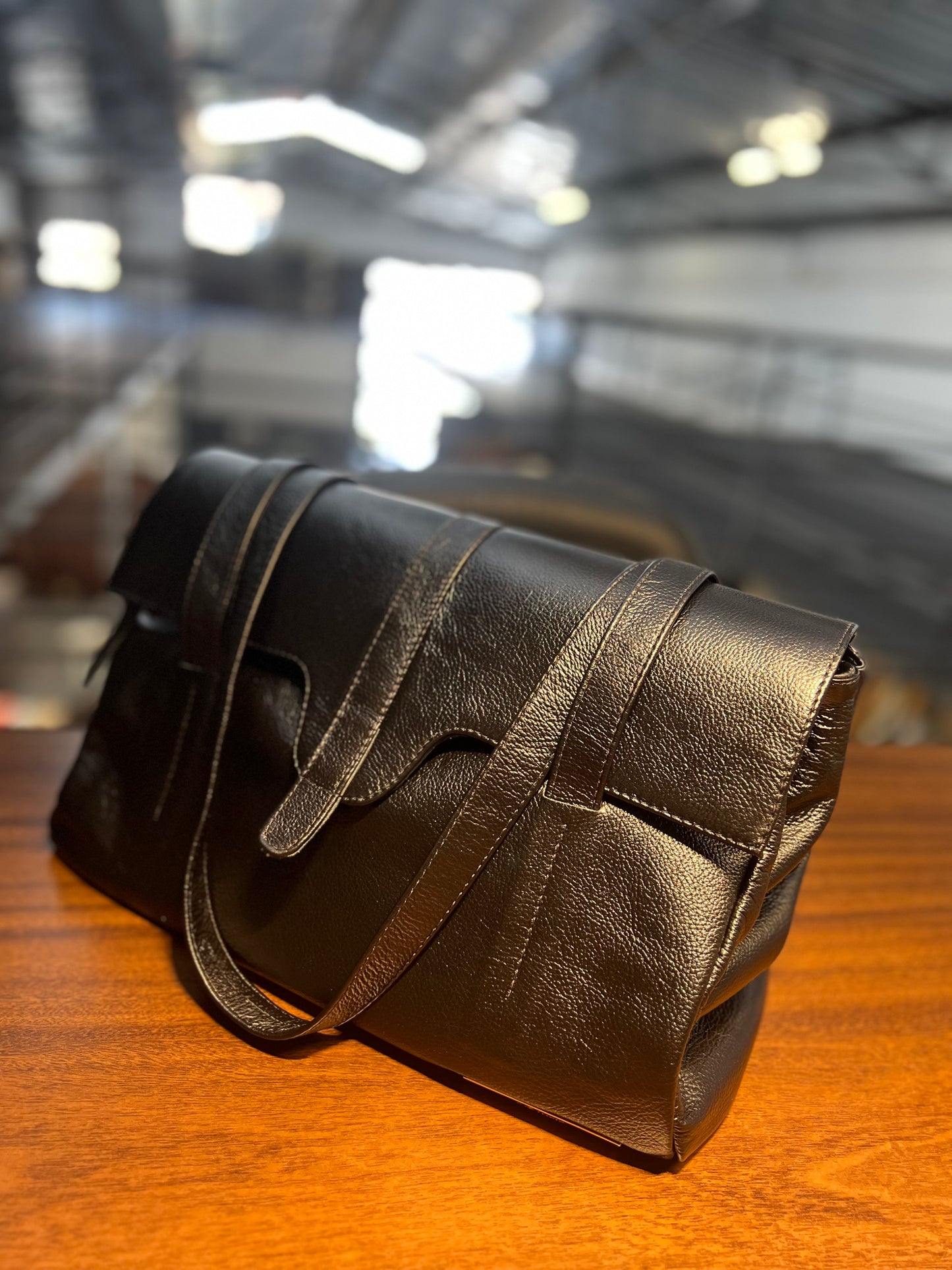 Bolsa Irina | Em couro legítimo premium