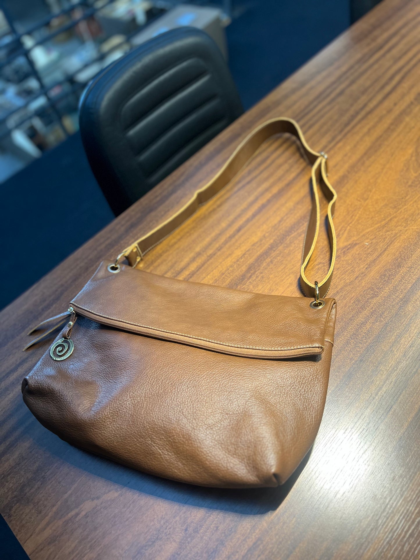Bolsa Simone | Em couro legítimo premium