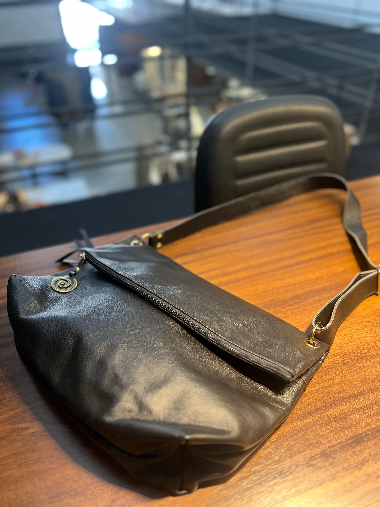 Bolsa Simone | Em couro legítimo premium