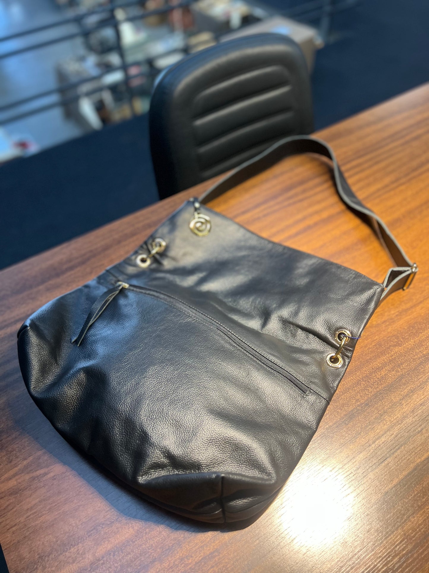Bolsa Simone | Em couro legítimo premium