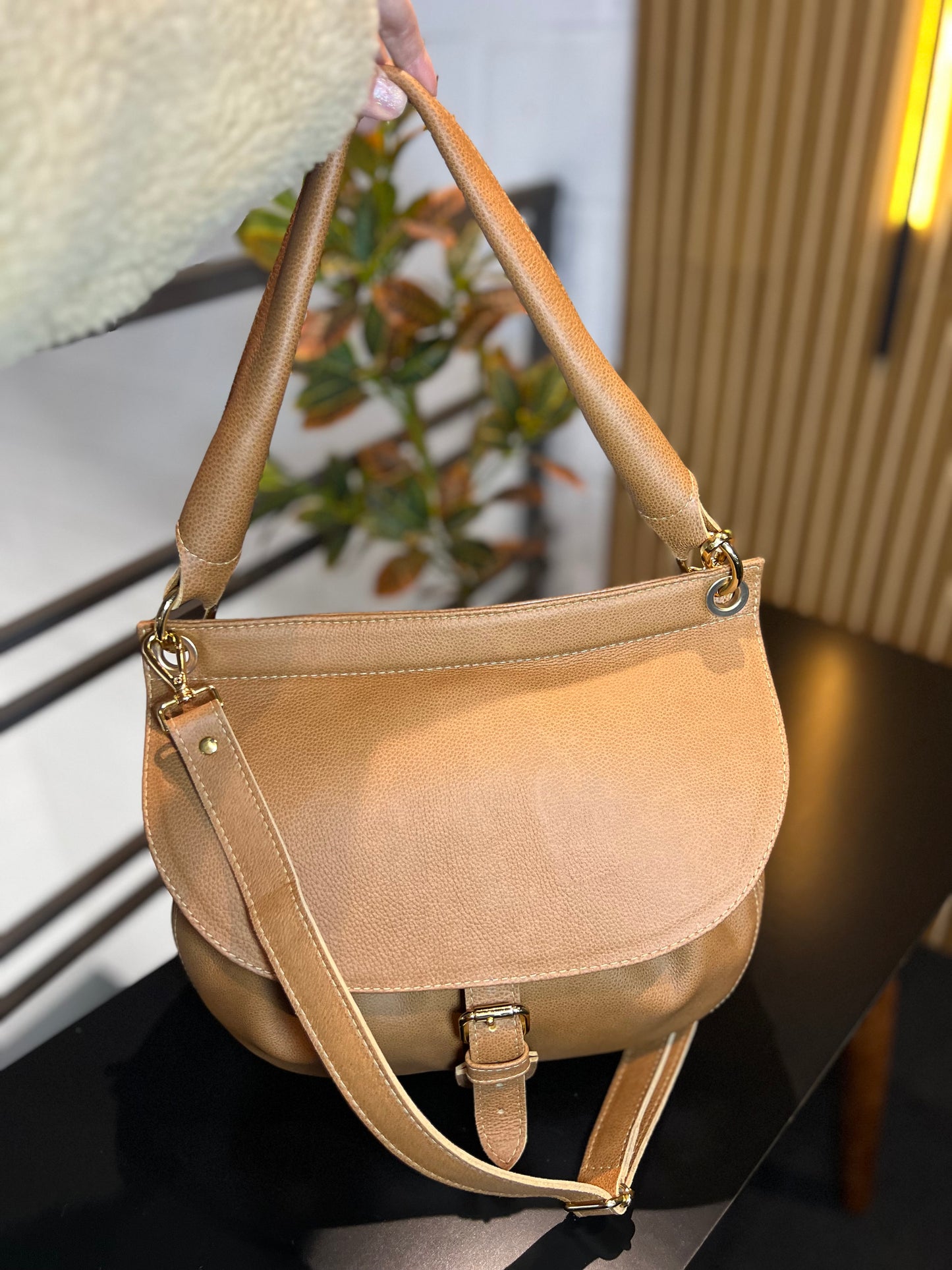 Bolsa Betina | Em couro legítimo premium