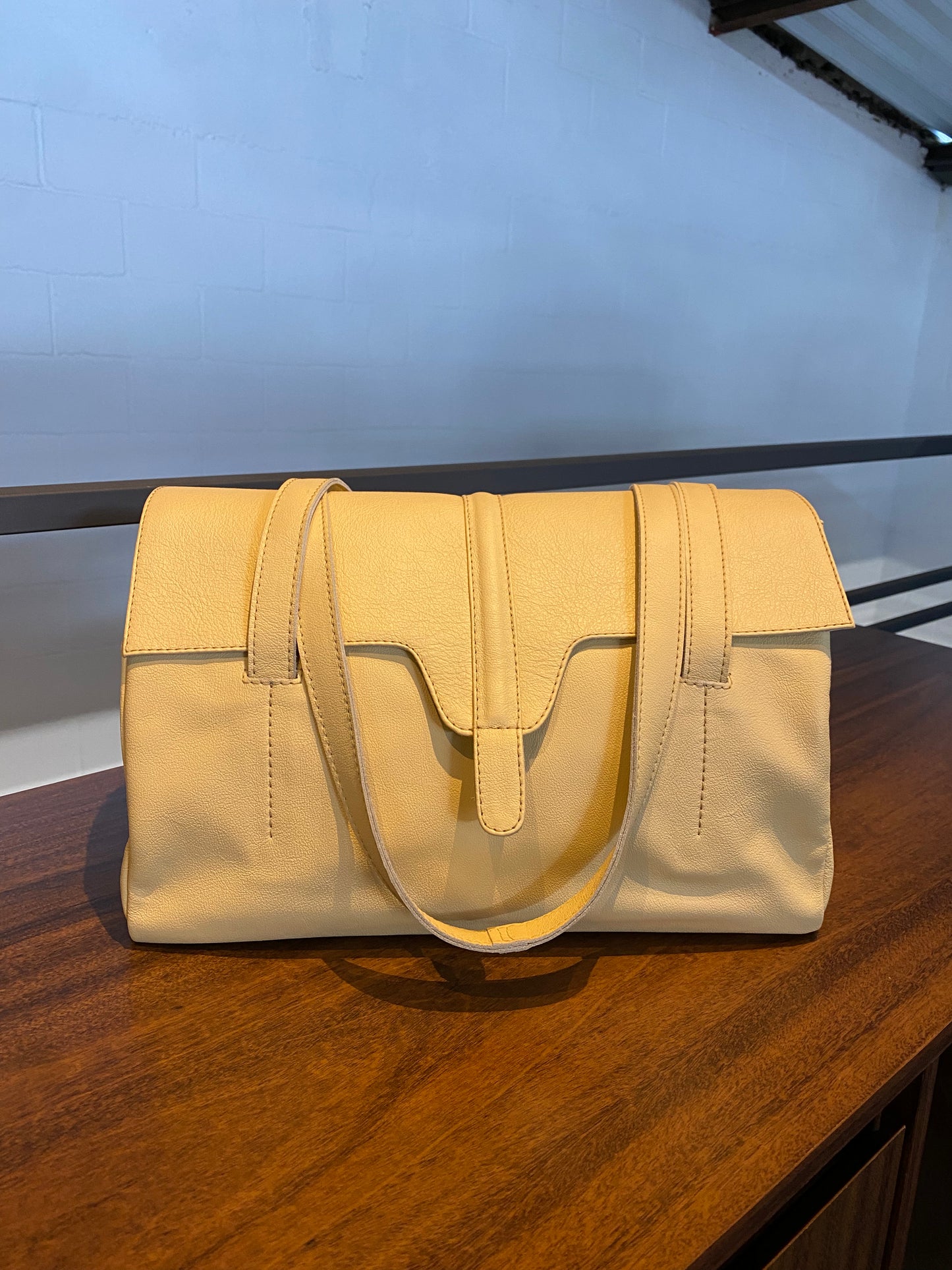 Bolsa Irina | Em couro legítimo premium