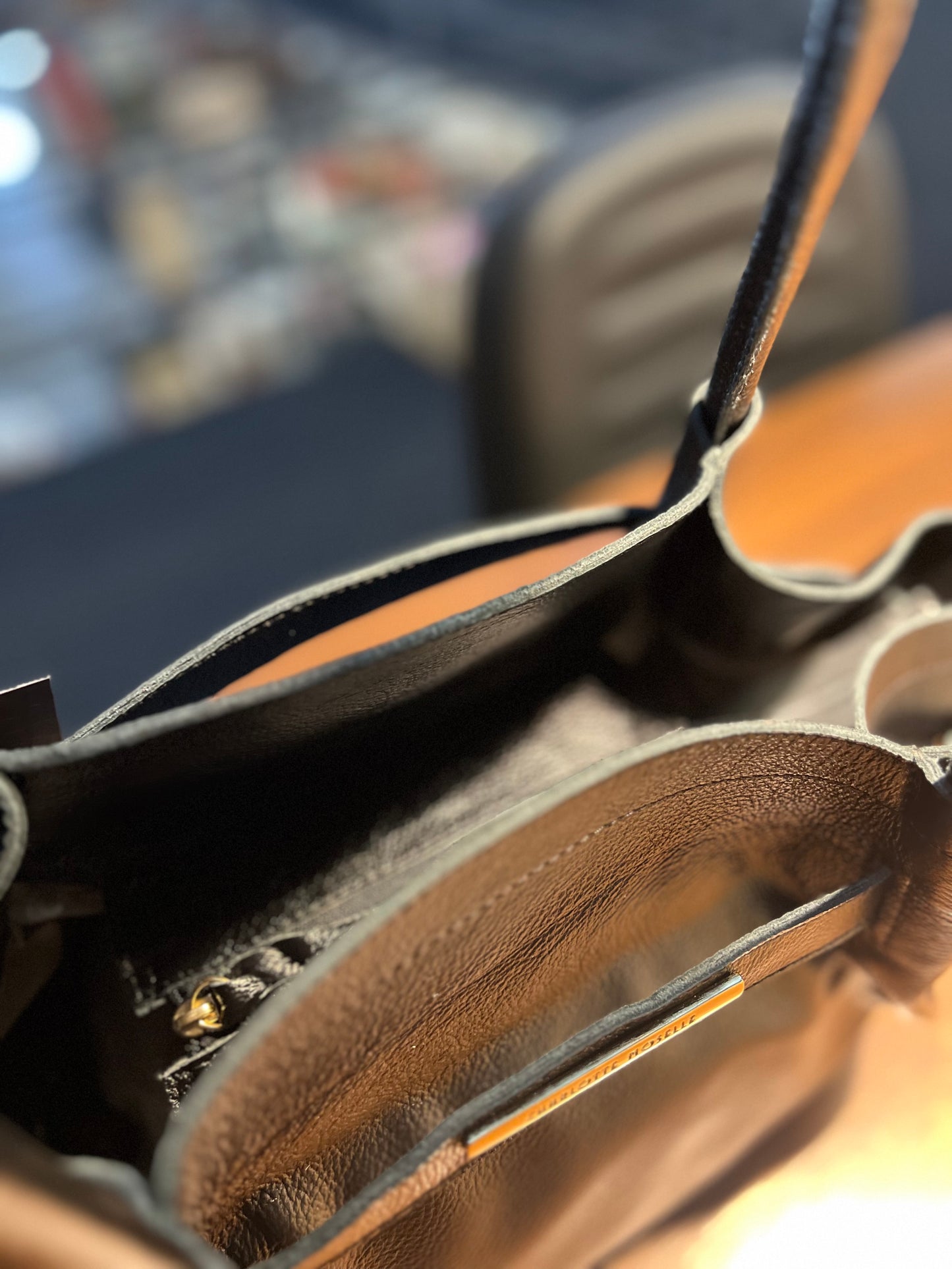 Bolsa Flávia| Em couro legítimo premium