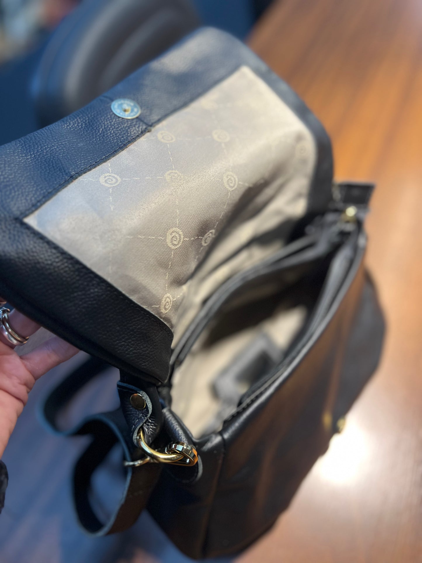 Bolsa Claudia | Em couro legítimo premium