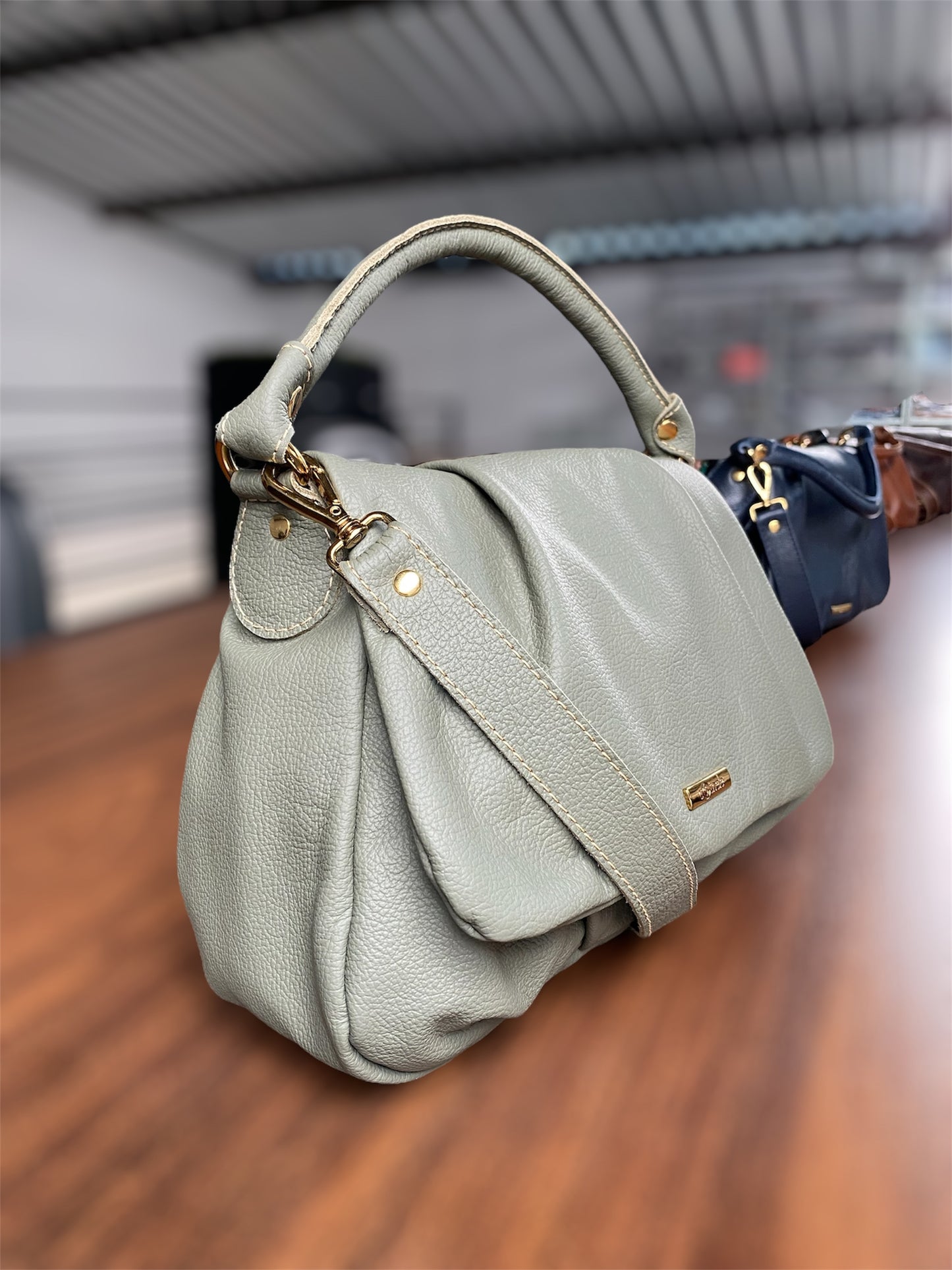 Bolsa Claudia | Em couro legítimo premium