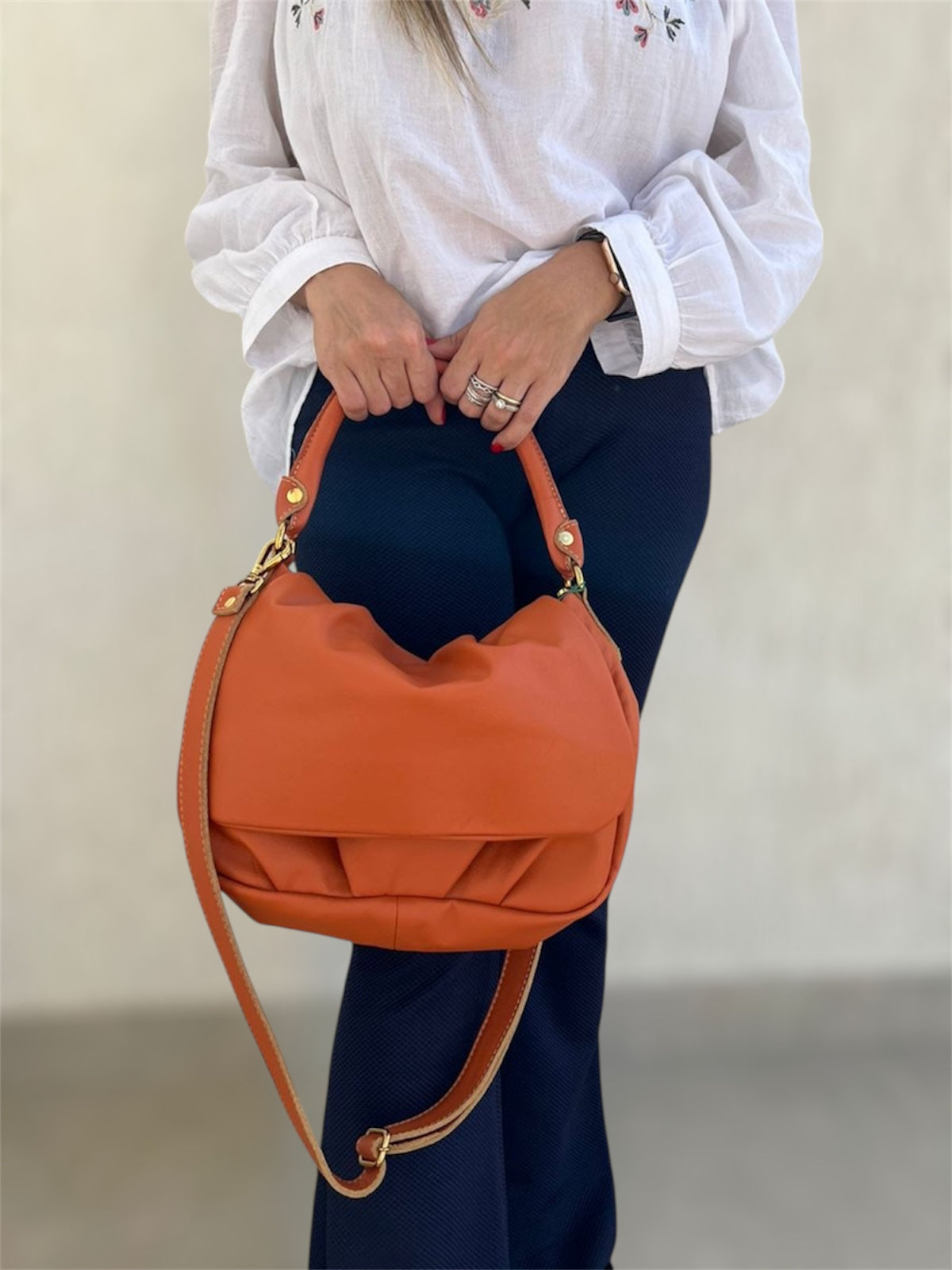 Bolsa Claudia | Em couro legítimo premium