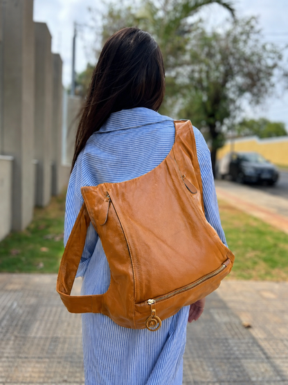 Mochila Lola | Em couro legítimo premium