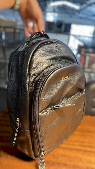 Mochila Leila | Em couro legítimo premium