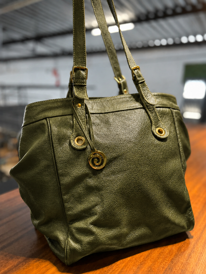 Bolsa Nira | Em couro legítimo premium