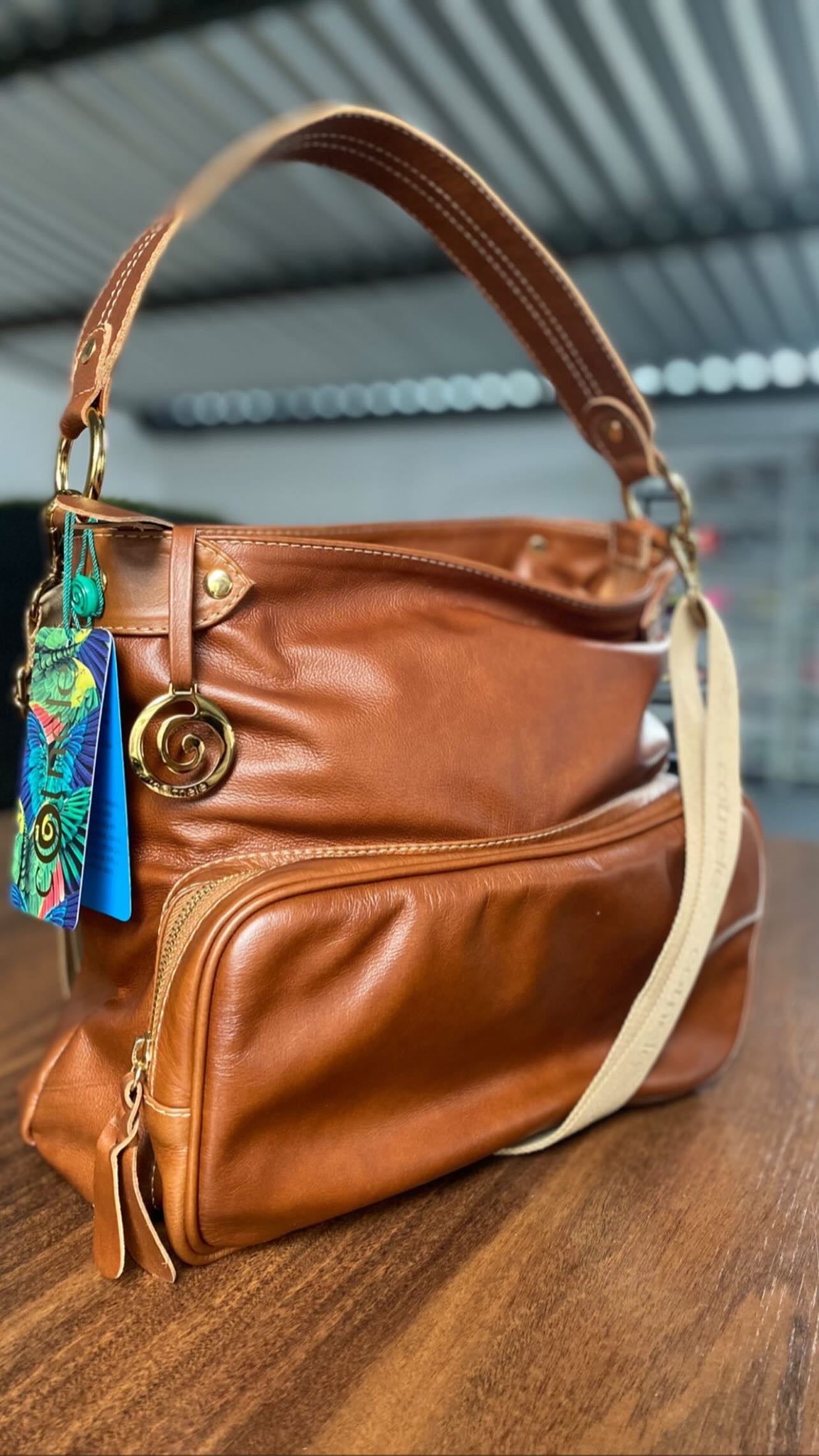 Bolsa Ester | Em couro legítimo premium