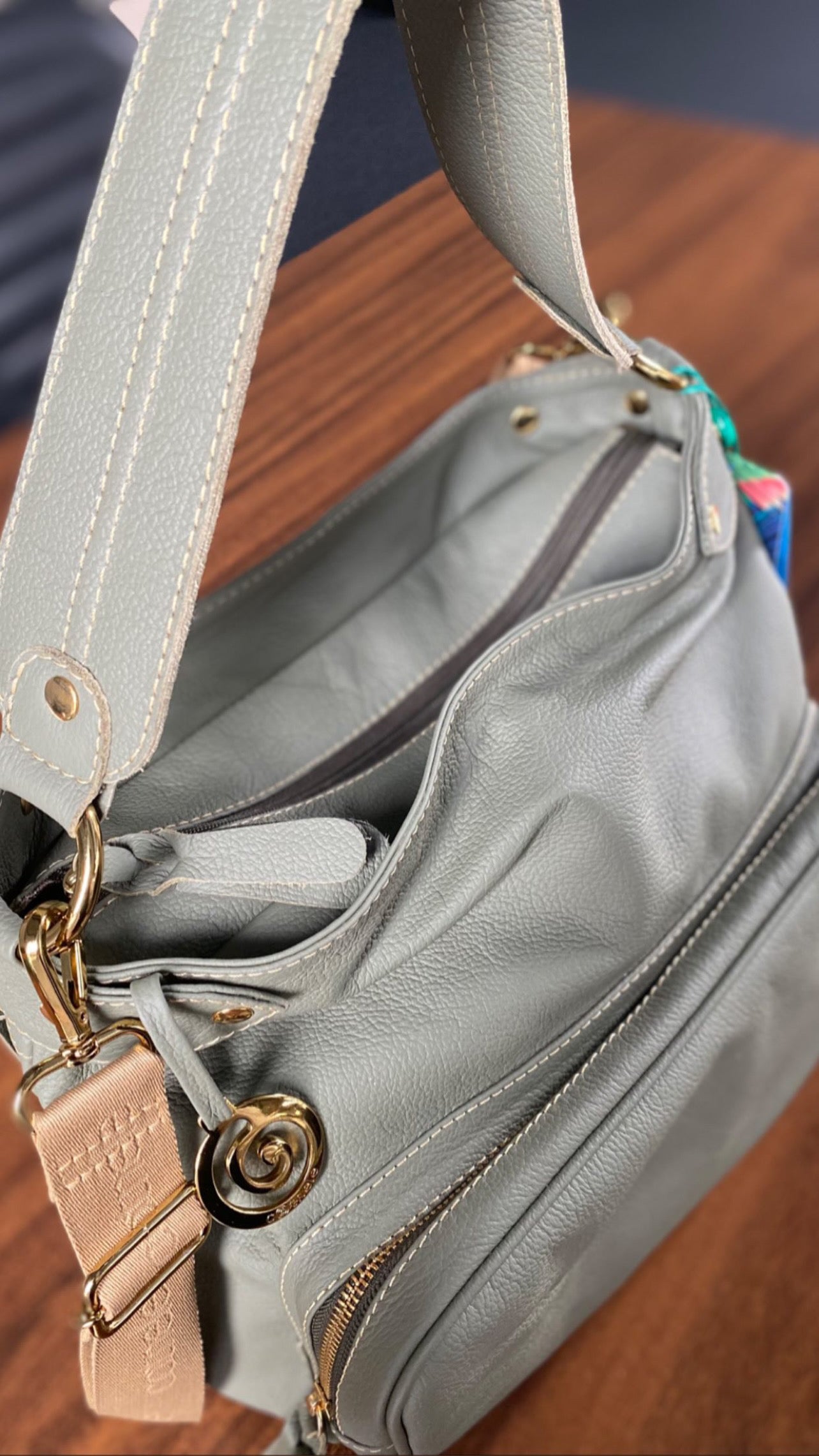 Bolsa Ester | Em couro legítimo premium
