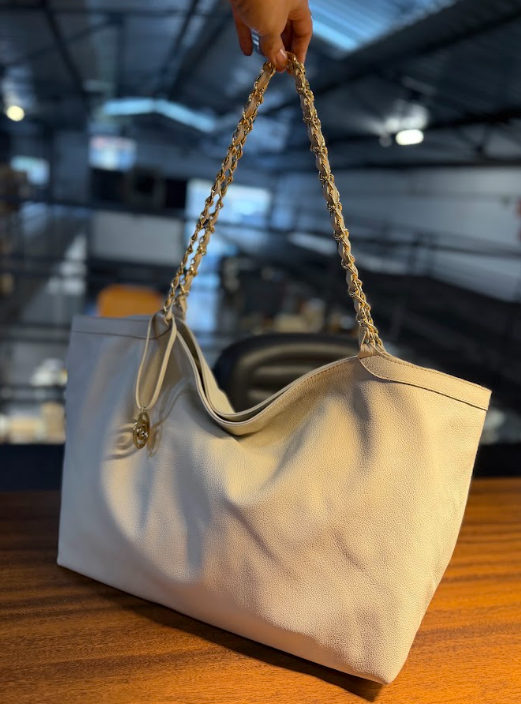 Bolsa Lívia | Em couro legítimo premium