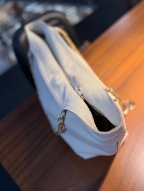 Bolsa Lívia | Em couro legítimo premium