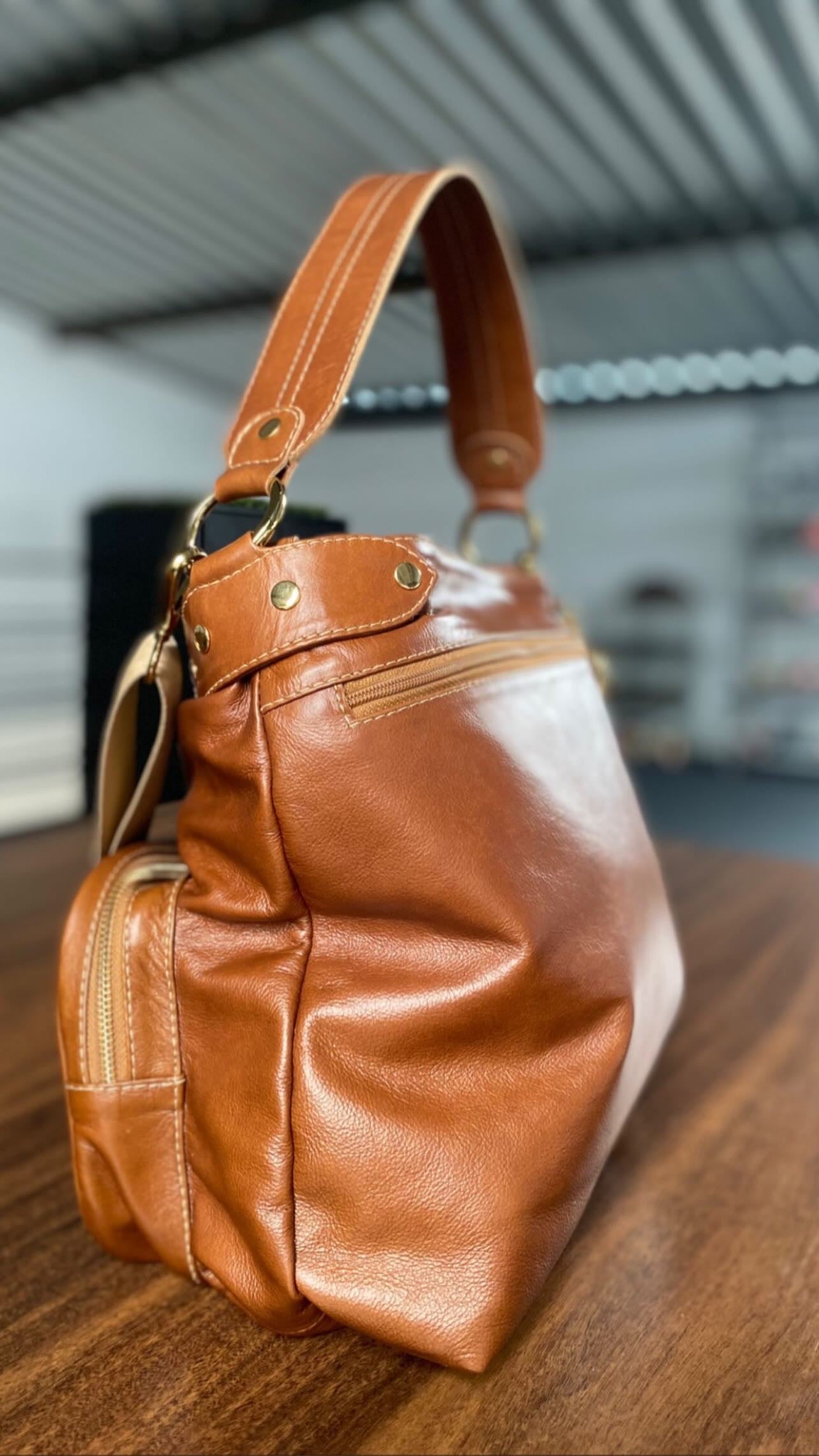 Bolsa Ester | Em couro legítimo premium