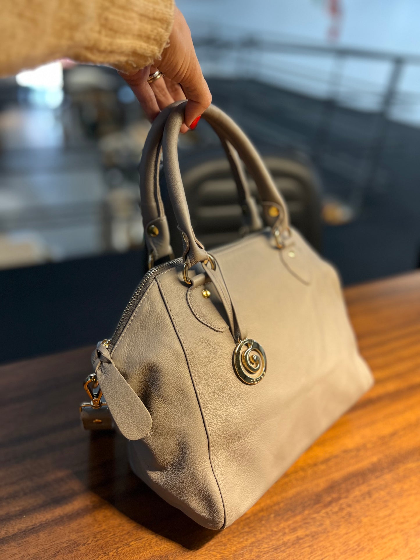 Bolsa Priscila | Em couro legítimo premium