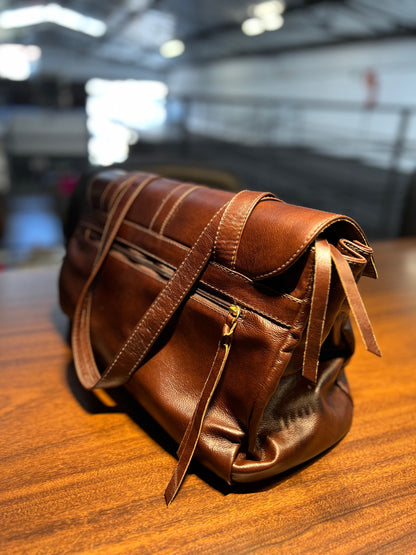 Bolsa Irina | Em couro legítimo premium