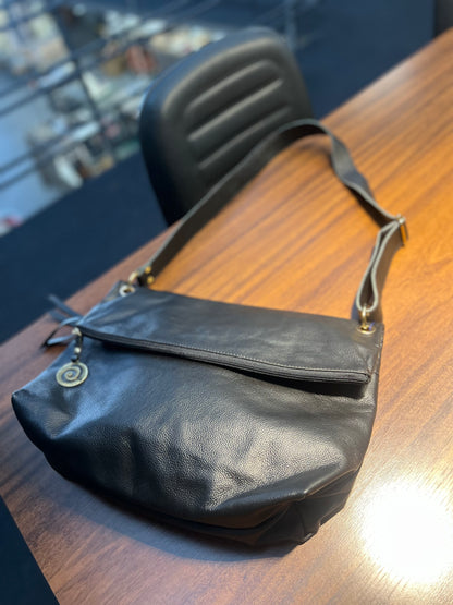 Bolsa Simone | Em couro legítimo premium