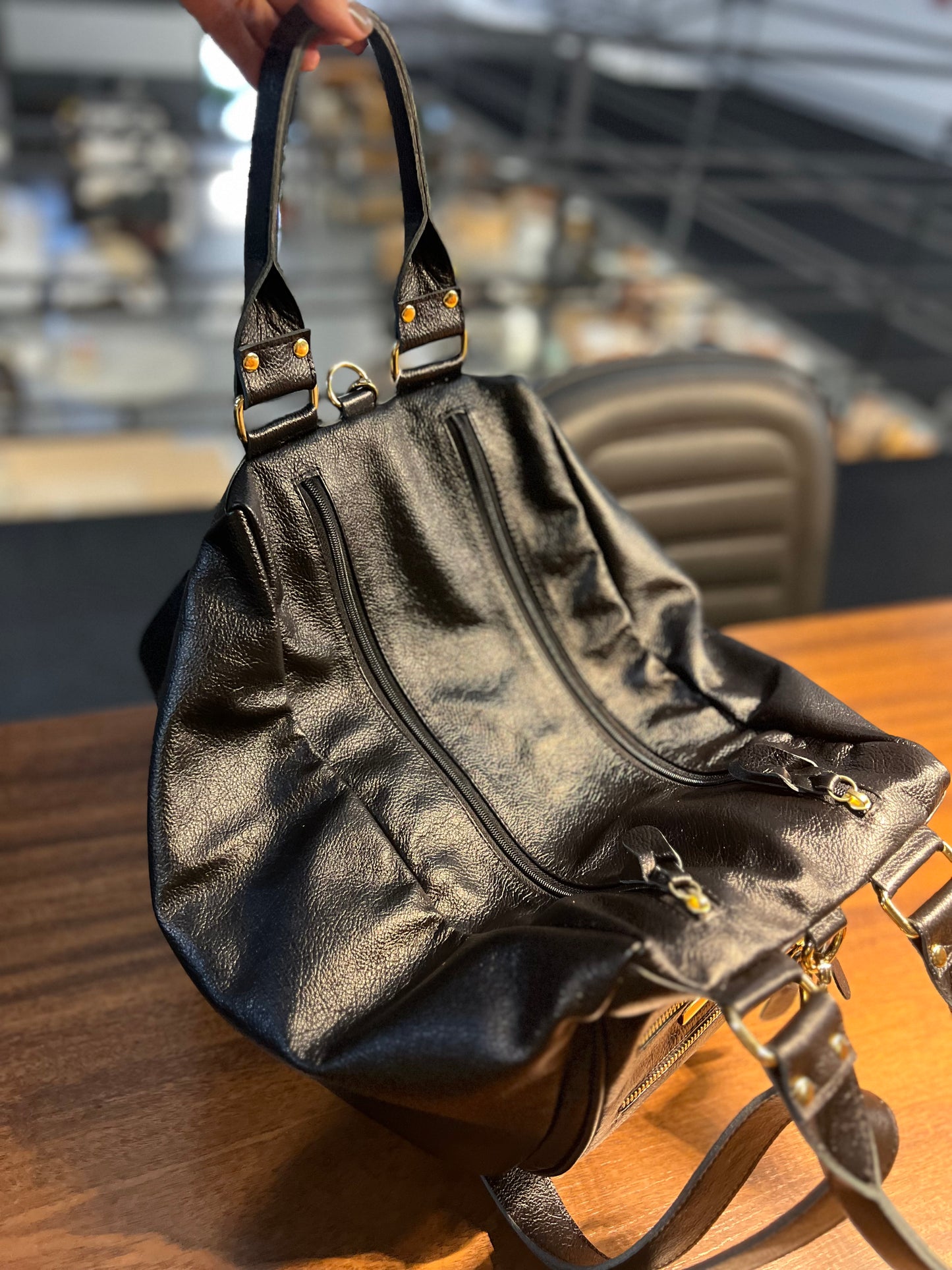 Bolsa Megan |  | Em couro legítimo premium
