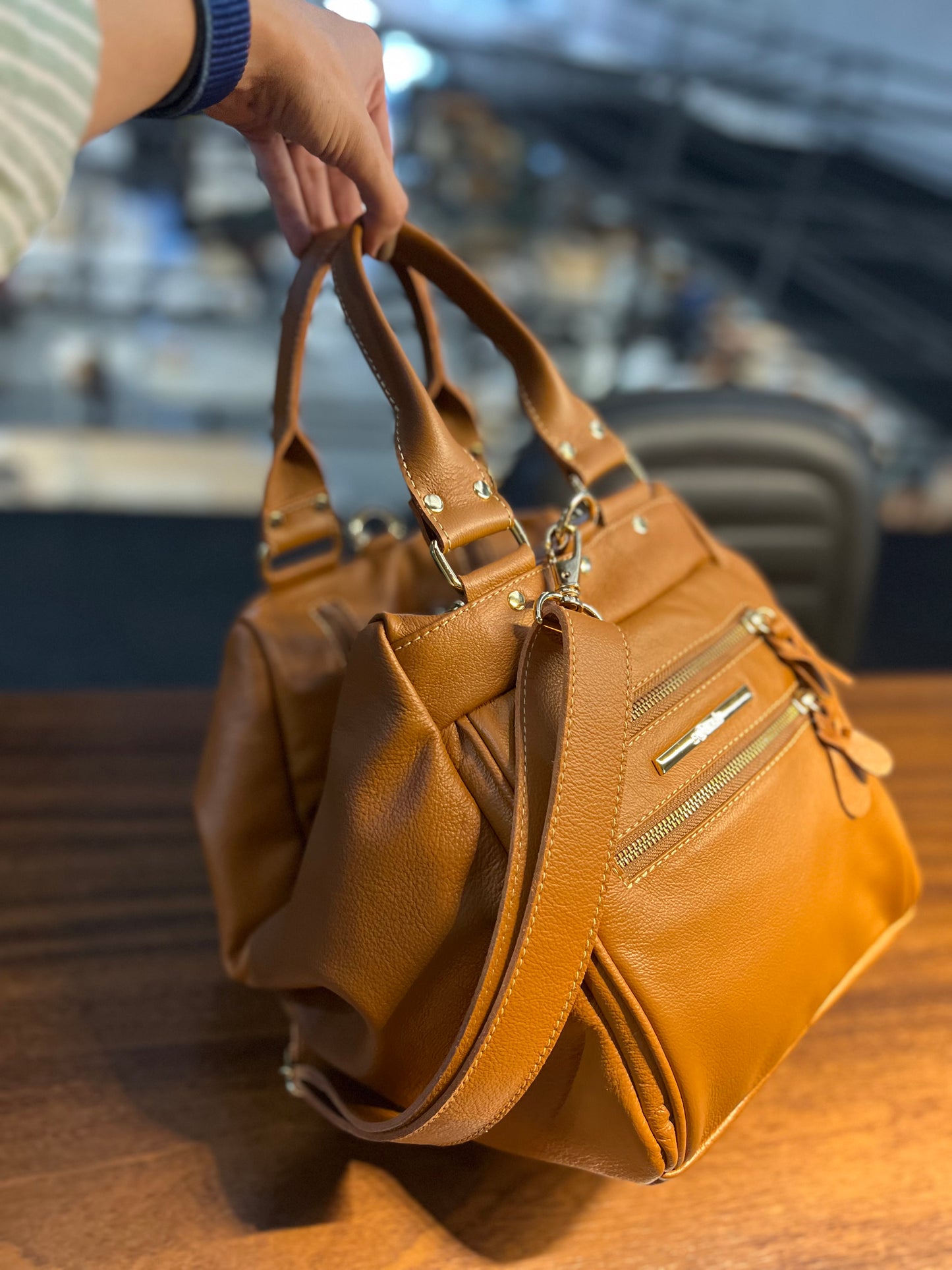 Bolsa Megan |  | Em couro legítimo premium