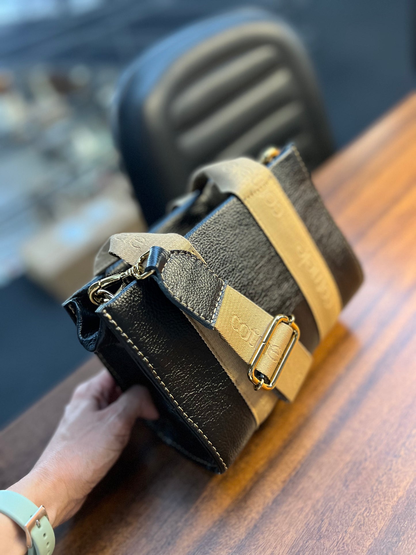 Bolsa Leiliane | Em couro legítimo premium