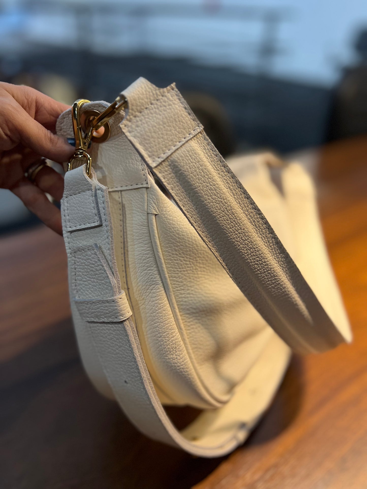 Bolsa Adriane | Em couro legítimo premium