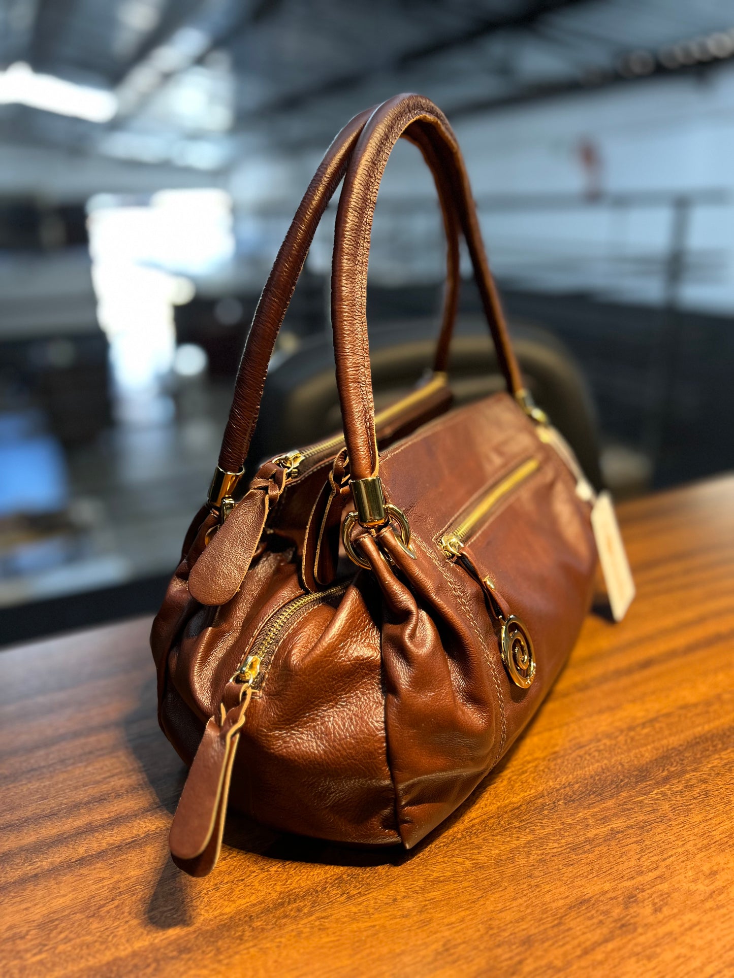 Bolsa Isis | Em couro legítimo premium