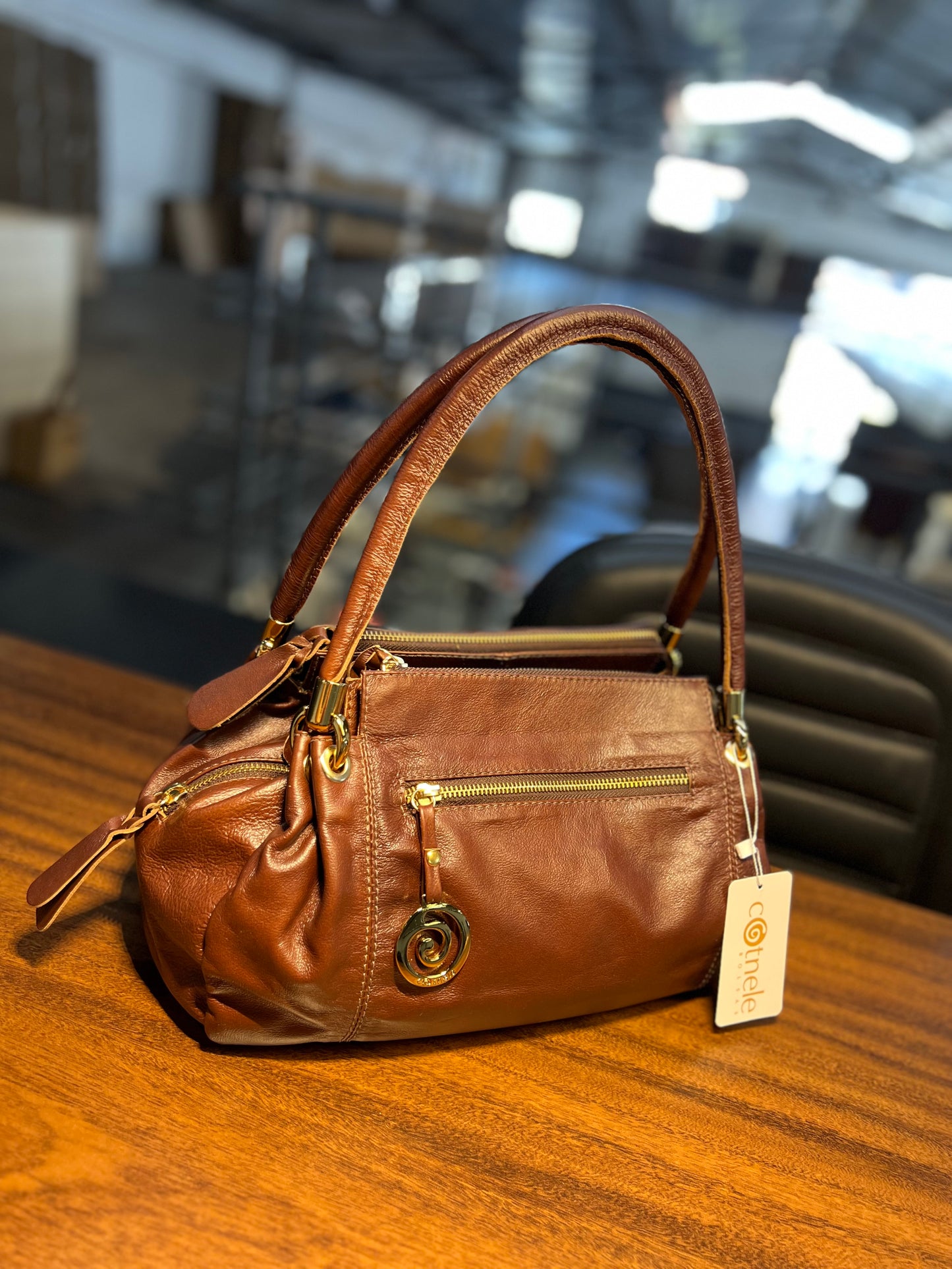 Bolsa Isis | Em couro legítimo premium