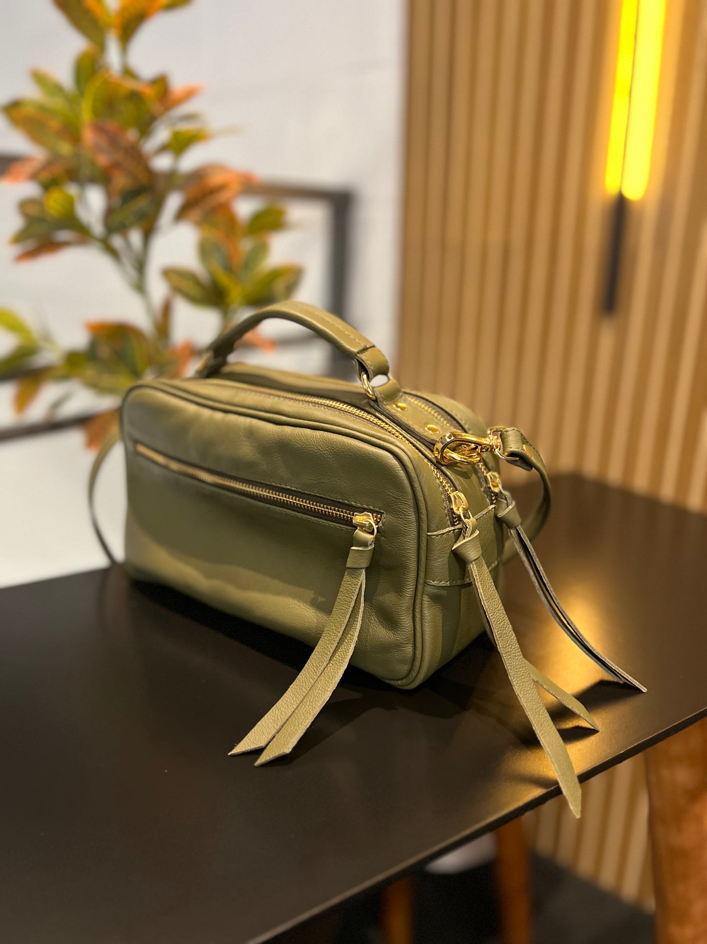 Bolsa Helena | Em couro legítimo premium
