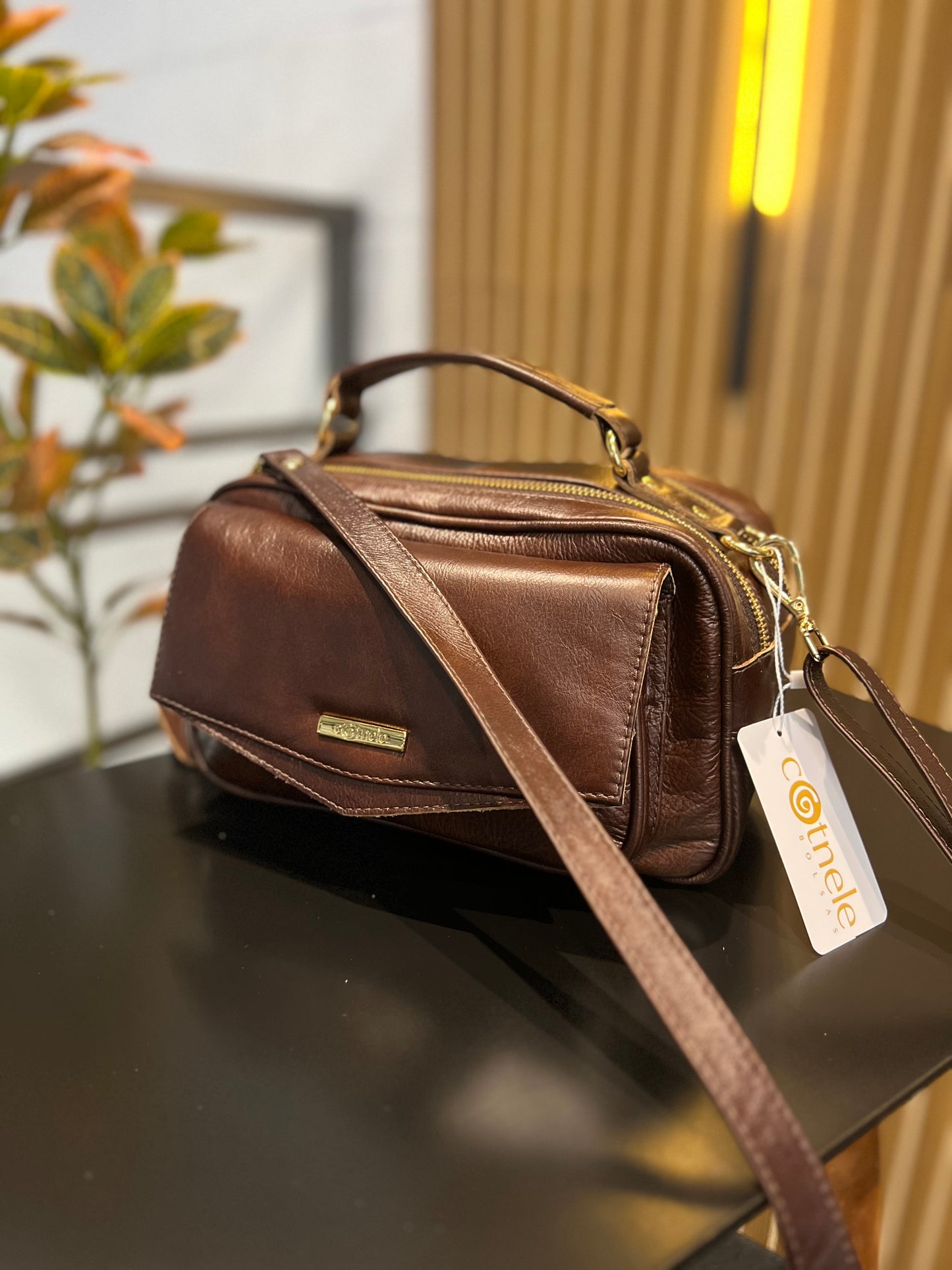 Bolsa Helena | Em couro legítimo premium