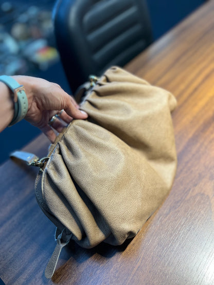 Bolsa Adelaide | Em couro legítimo premium