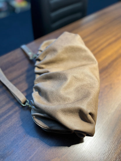 Bolsa Adelaide | Em couro legítimo premium