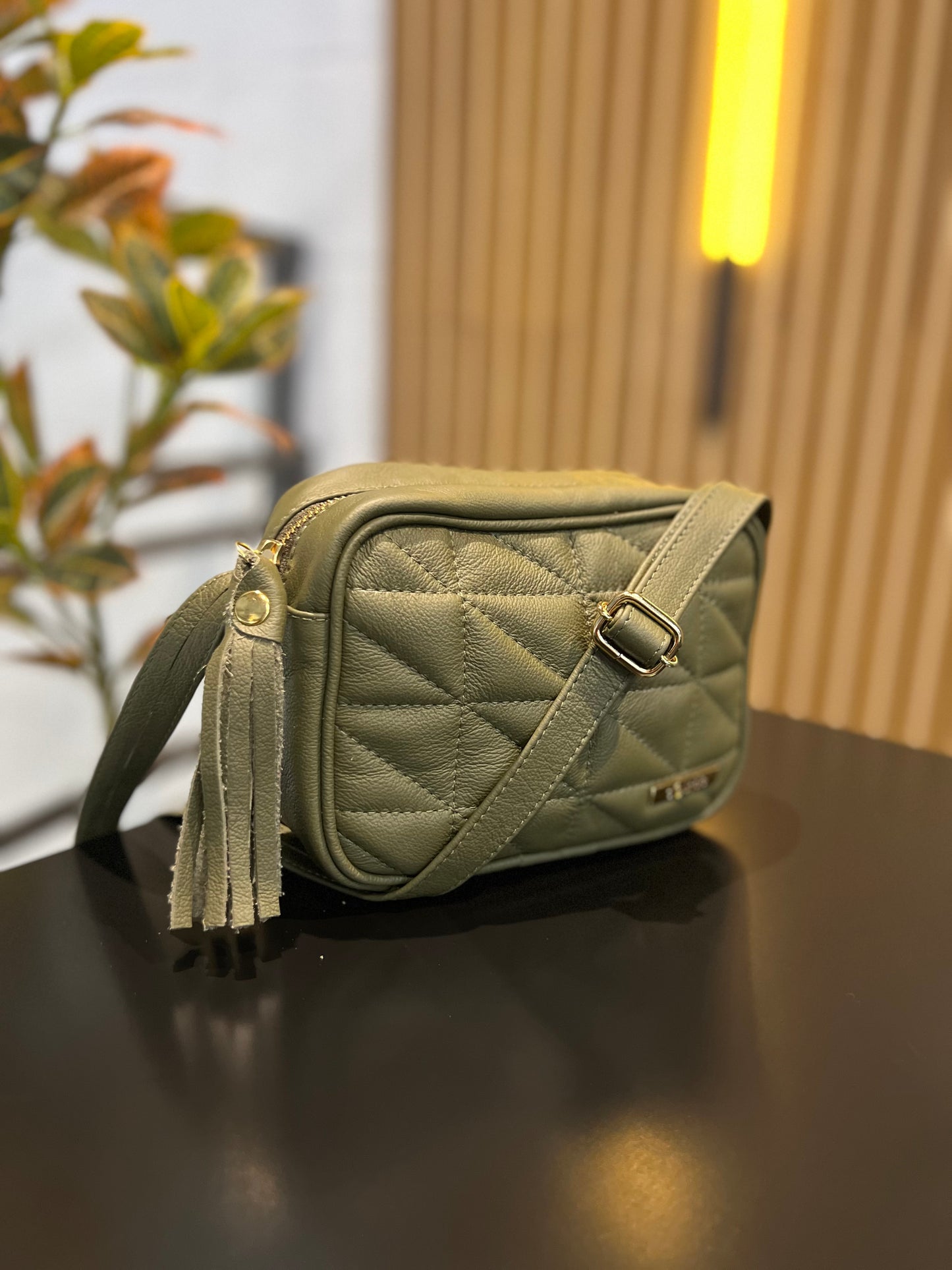 Mini Bag Vivi | Em couro legítimo premium
