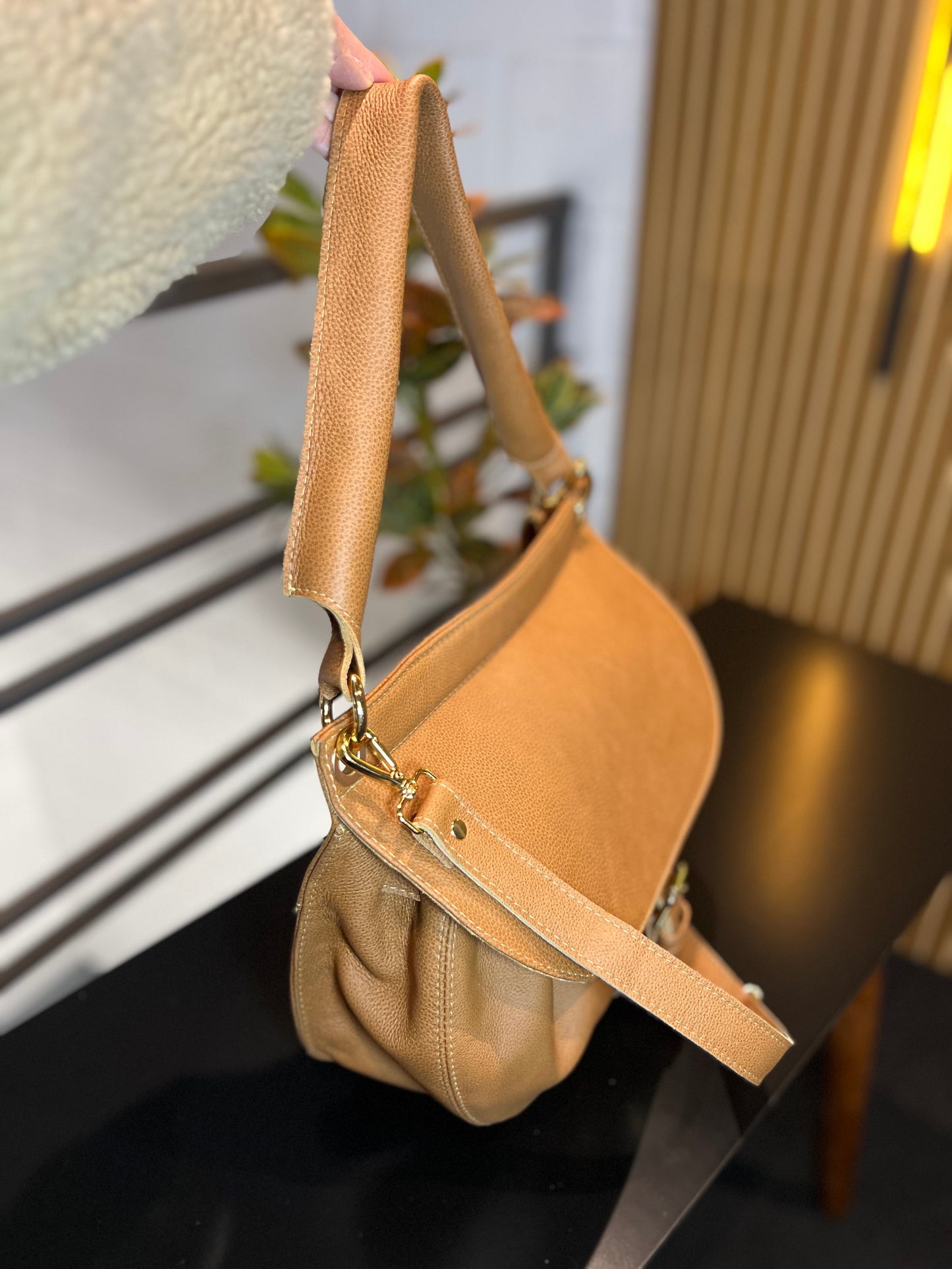 Bolsa Betina | Em couro legítimo premium
