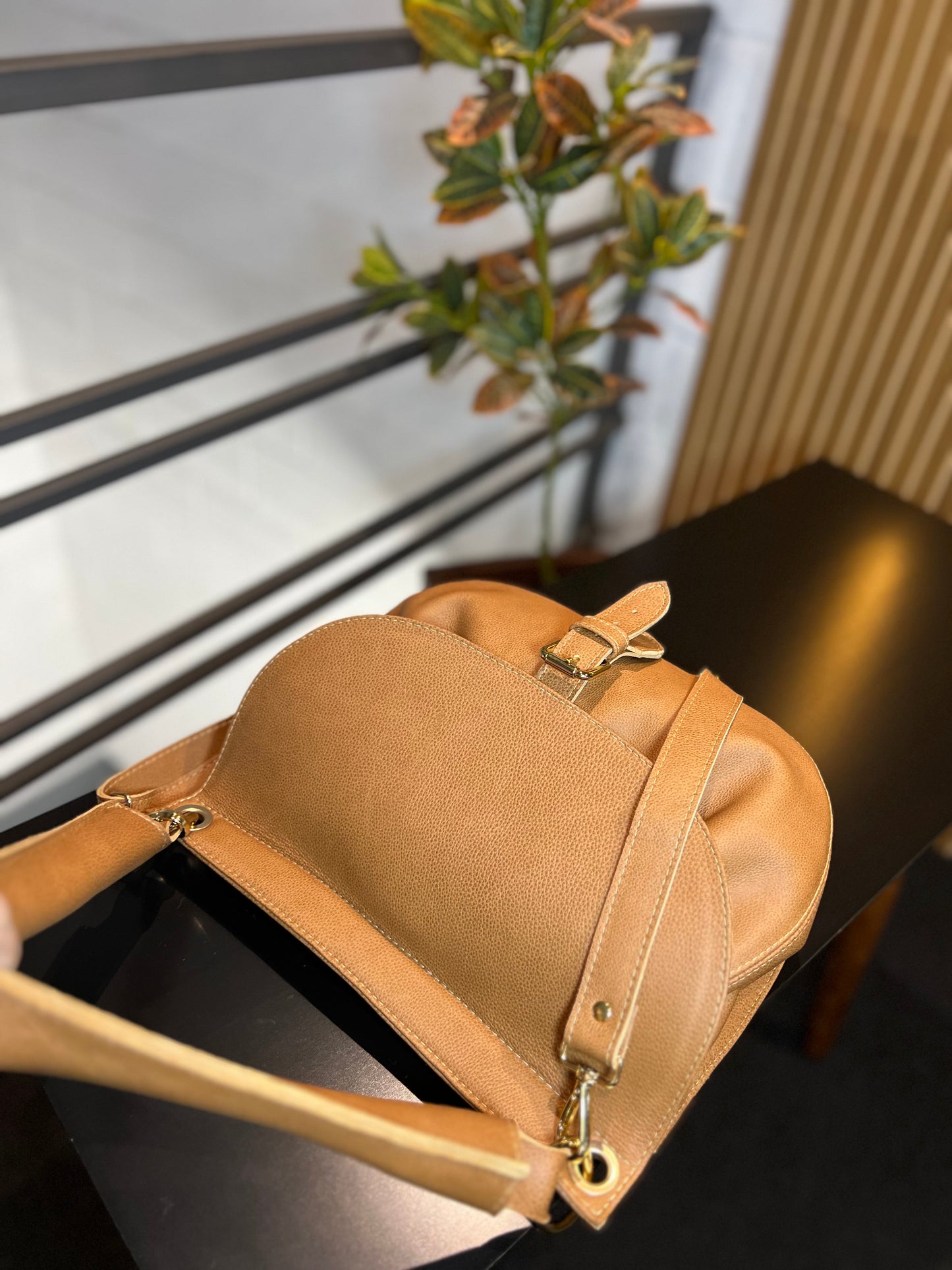 Bolsa Betina | Em couro legítimo premium