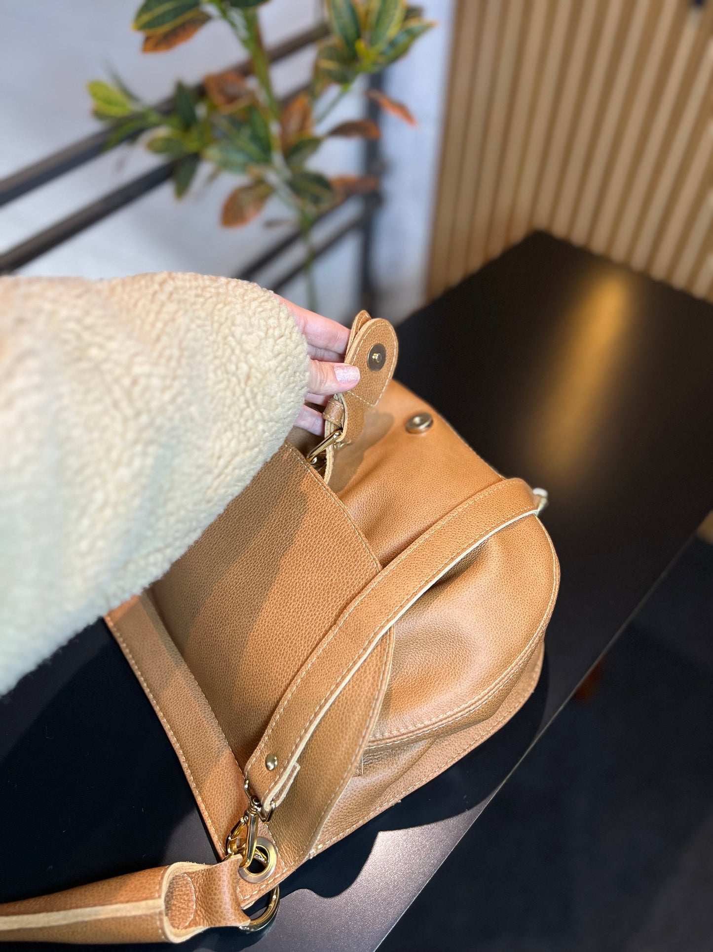 Bolsa Betina | Em couro legítimo premium