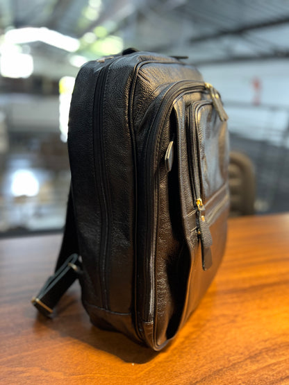 Mochila Taylor | Em couro legítimo premium