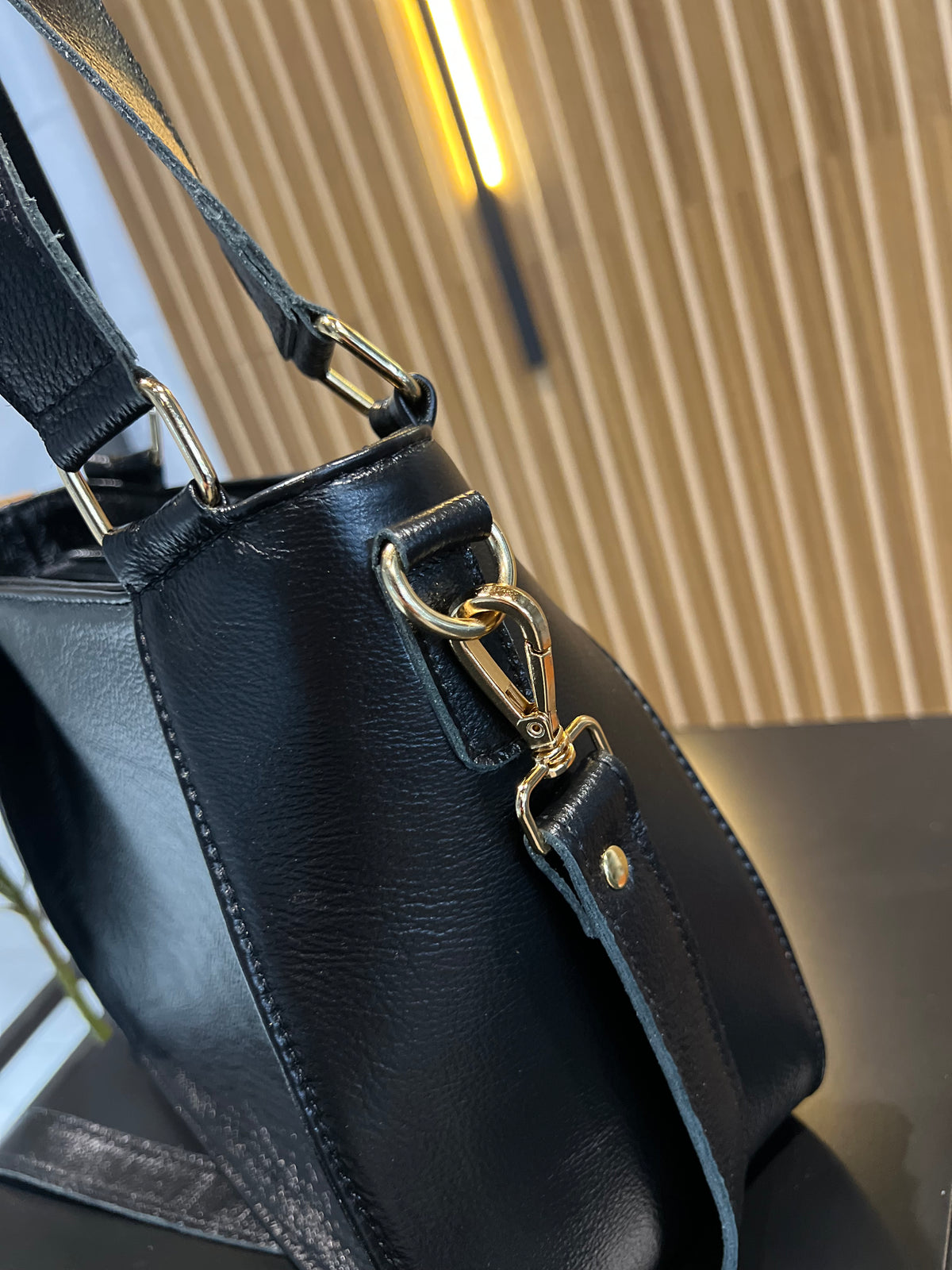 Bolsa Francis | Em couro legítimo premium