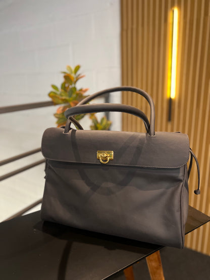 Bolsa Olga | Em couro legítimo premium