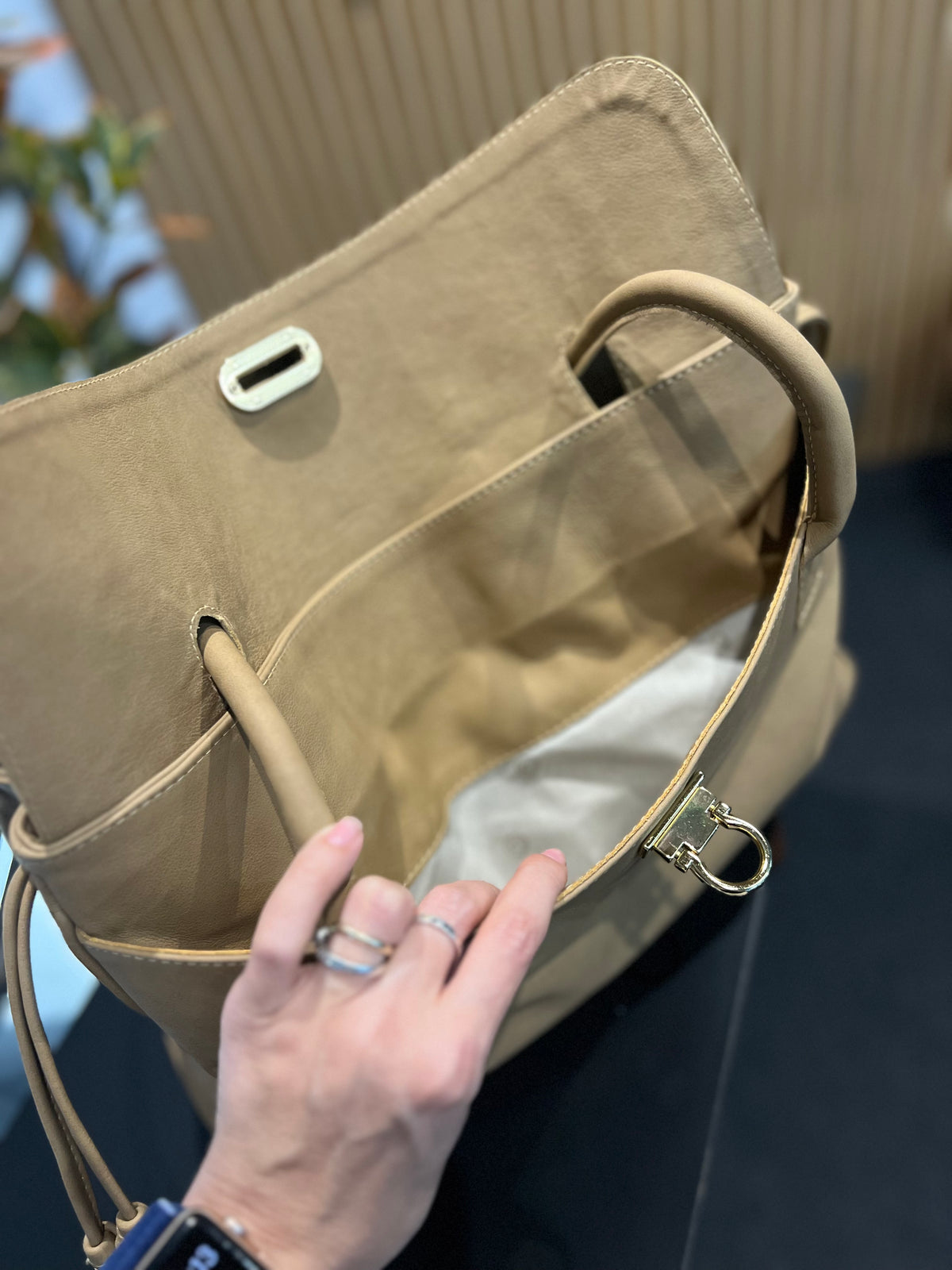 Bolsa Olga | Em couro legítimo premium