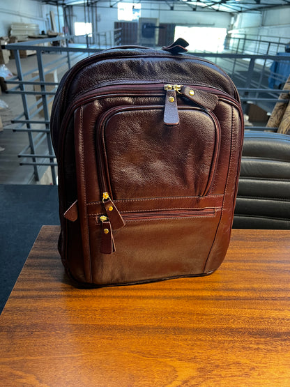 Mochila Taylor | Em couro legítimo premium