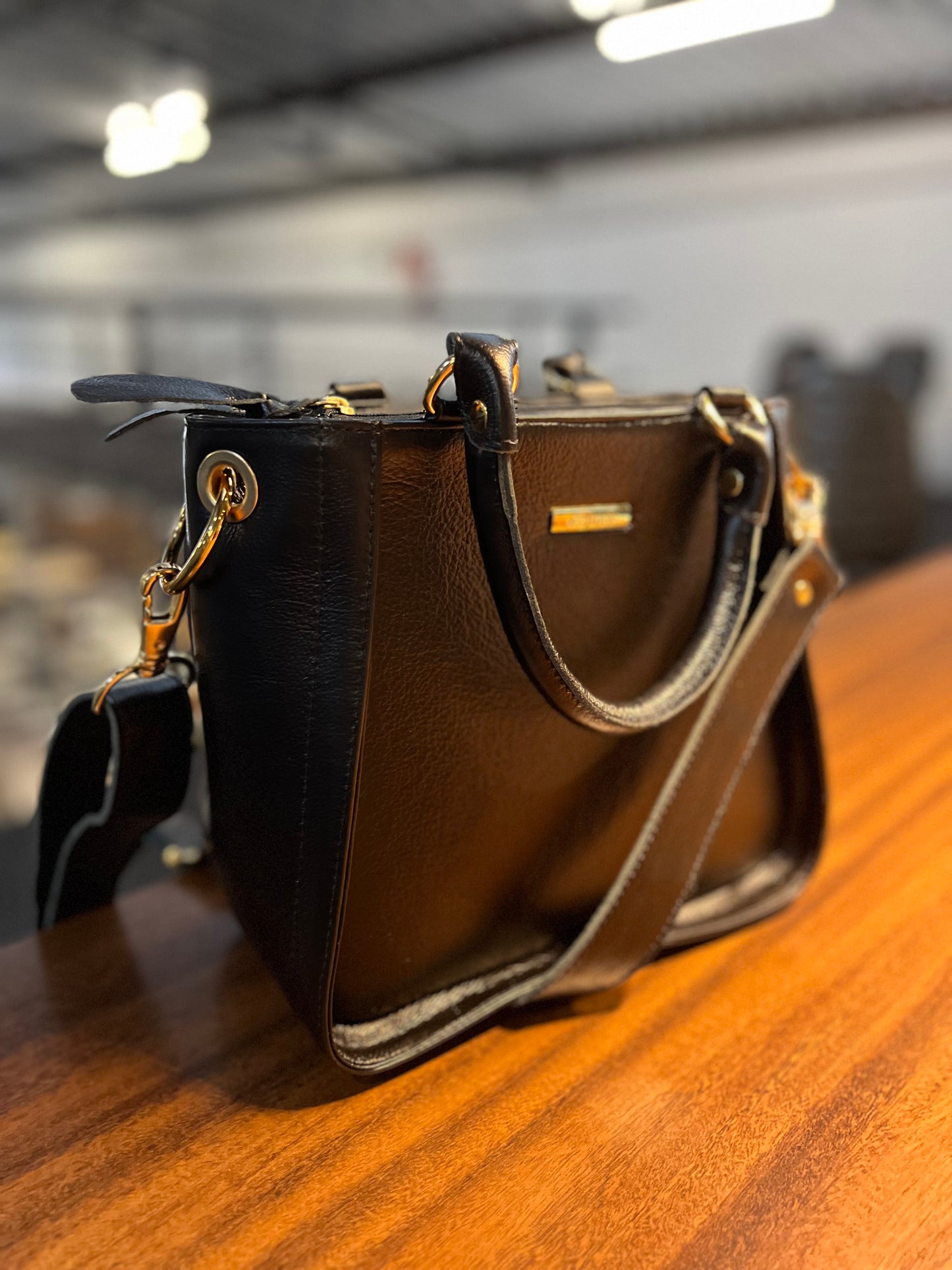 Bolsa Francis | Em couro legítimo premium