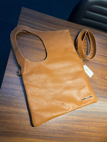 Bolsa Astrid | Em couro legítimo premium