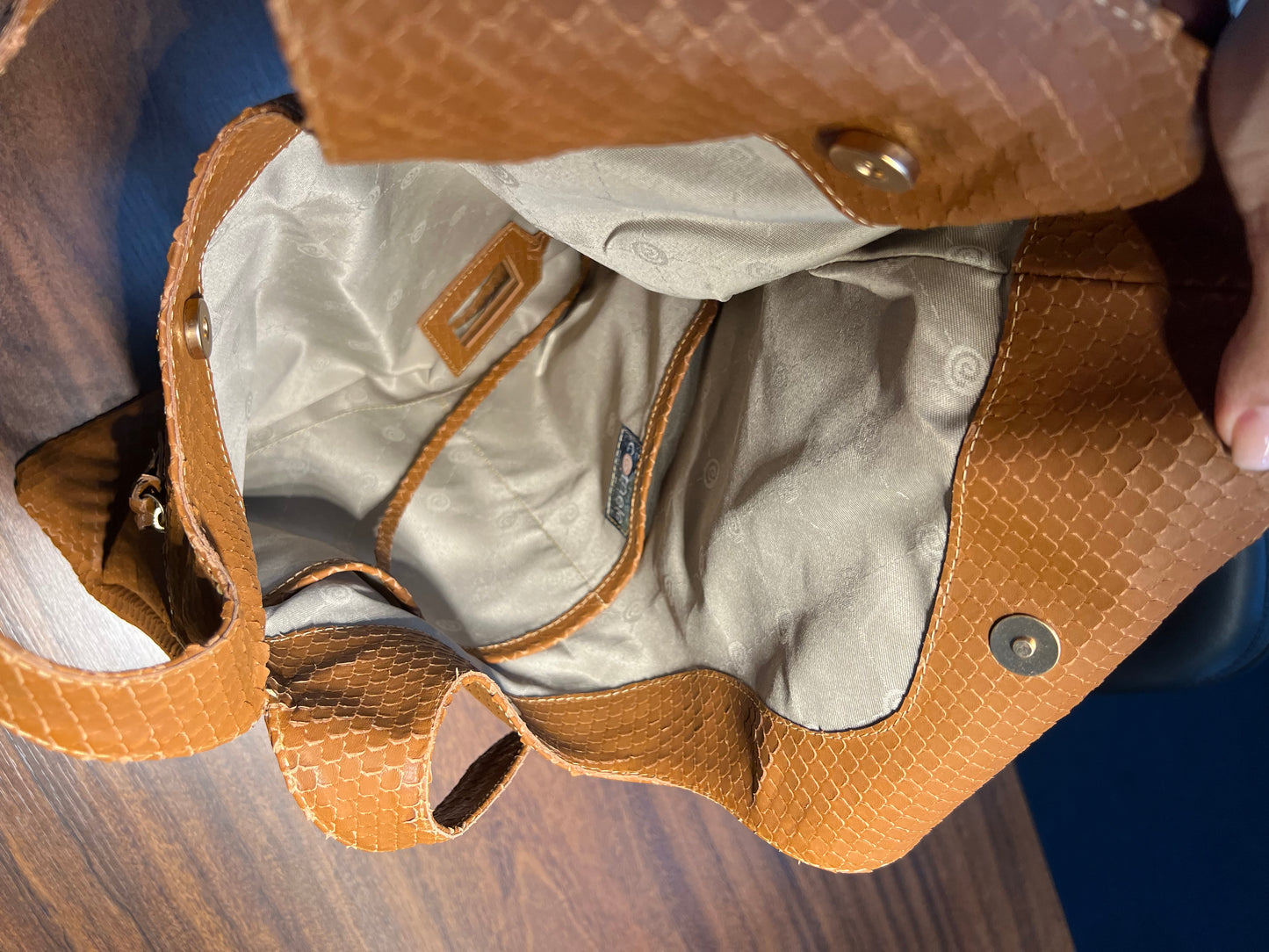 Bolsa Astrid | Em couro legítimo premium