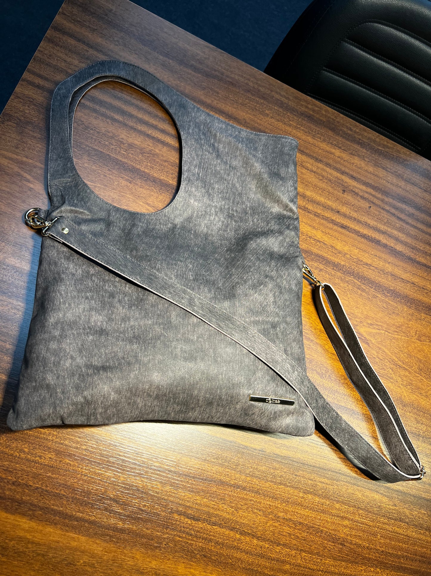 Bolsa Astrid | Em couro legítimo premium